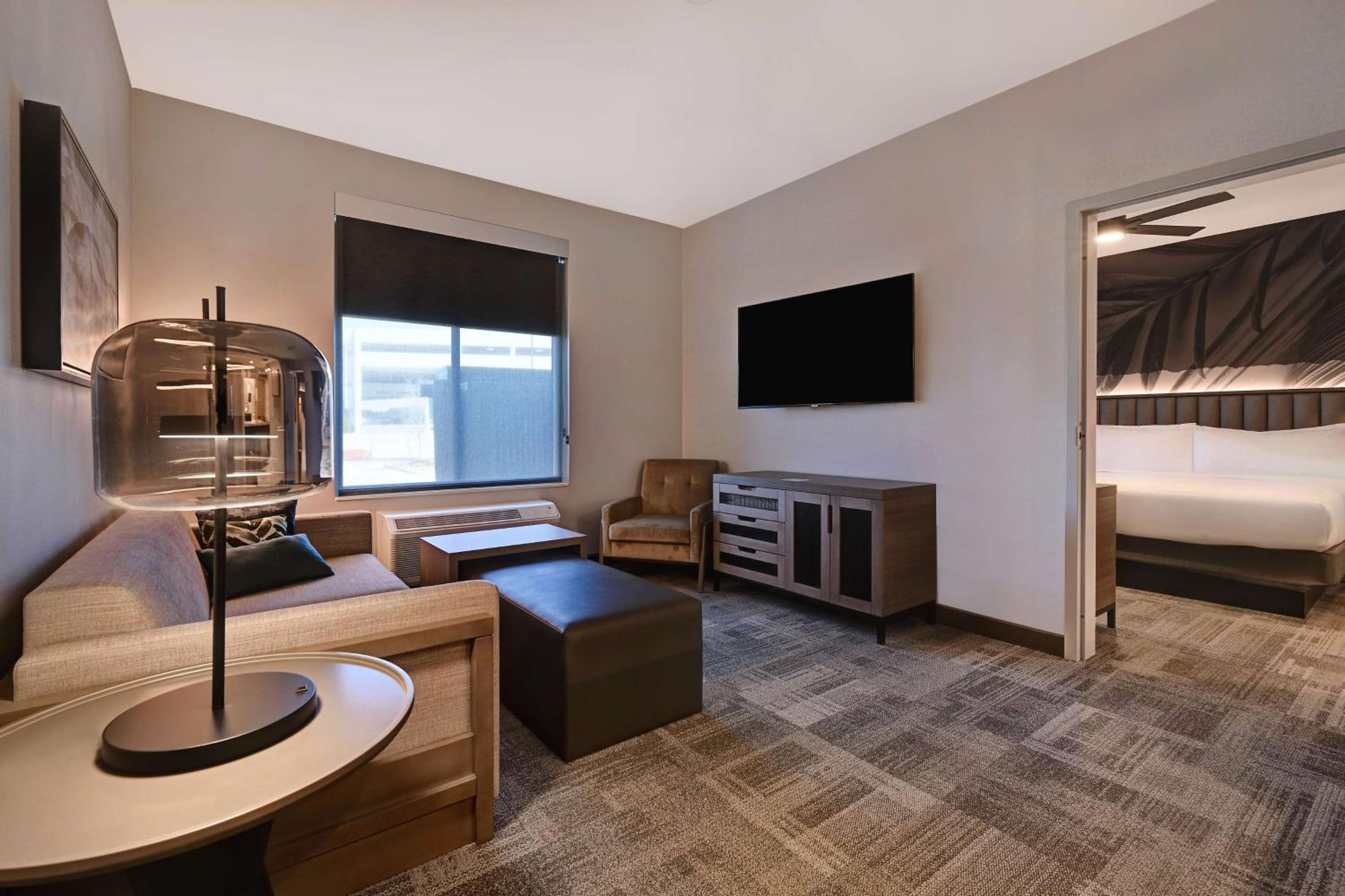 King Suite - Hearing Access/Non-Smoking