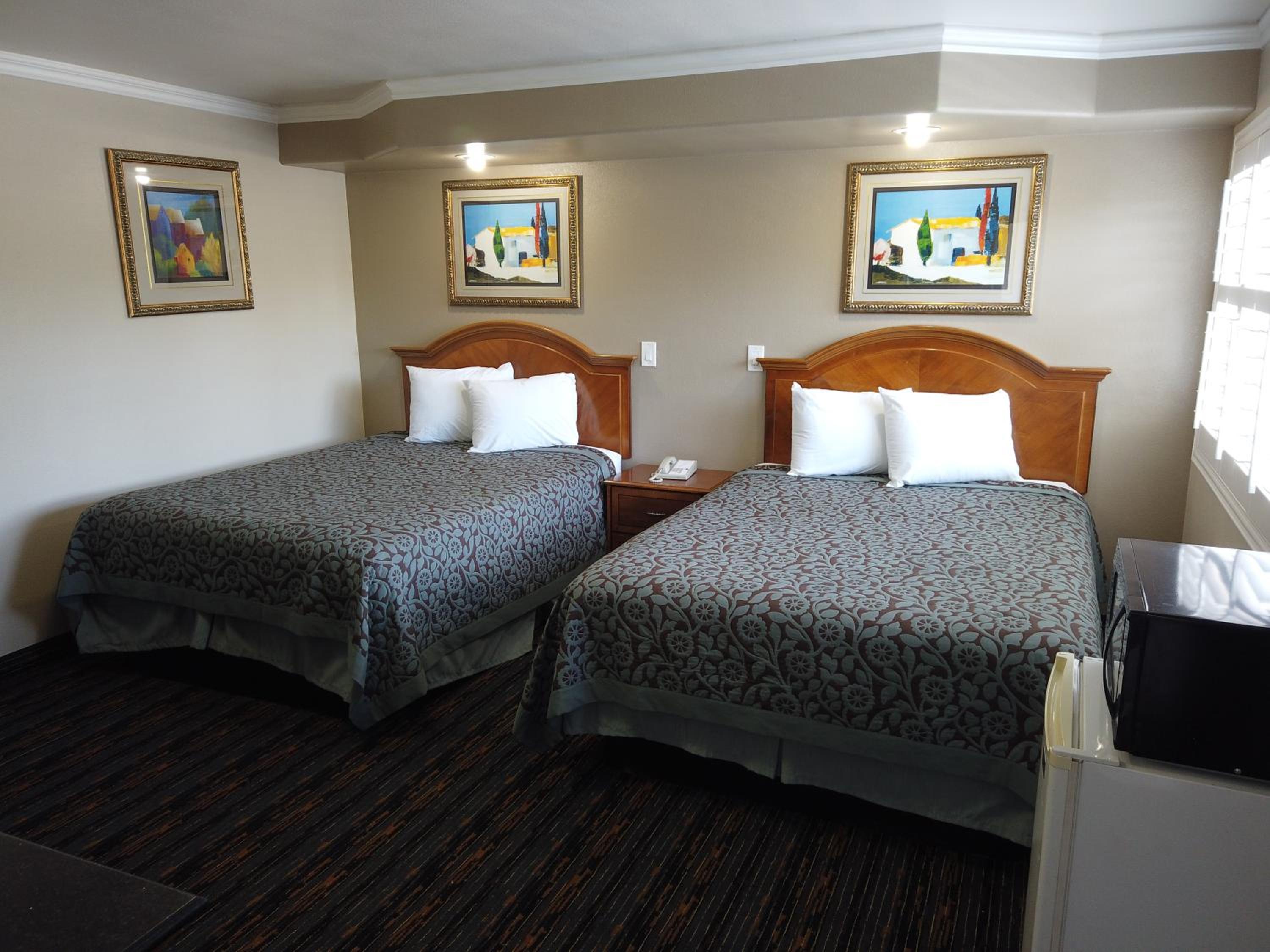 Deluxe Queen Room with Two Queen Beds