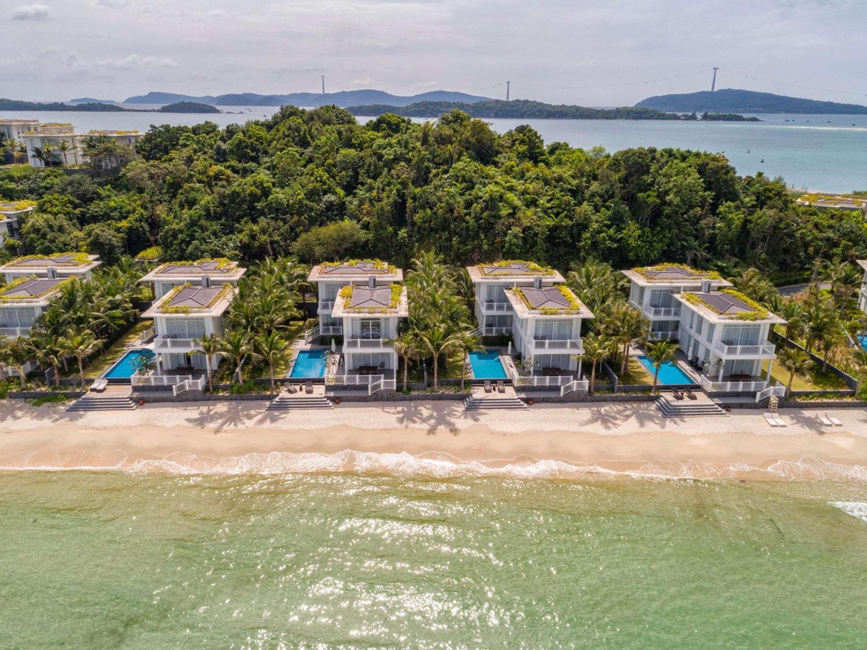 1 bedroom Beachfront Villa with Private Pool 