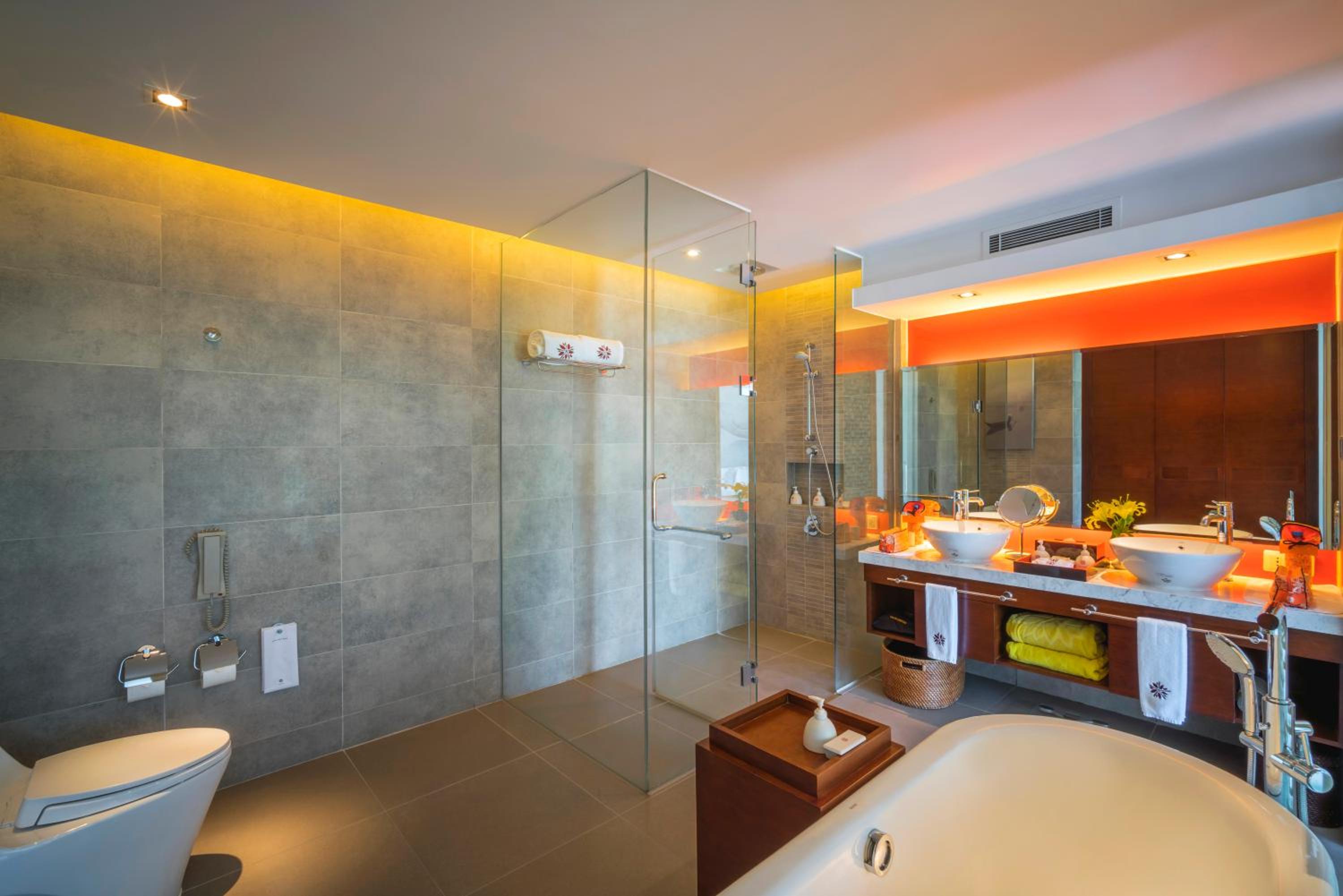 Beachfront One Bedroom Suite with Private Pool