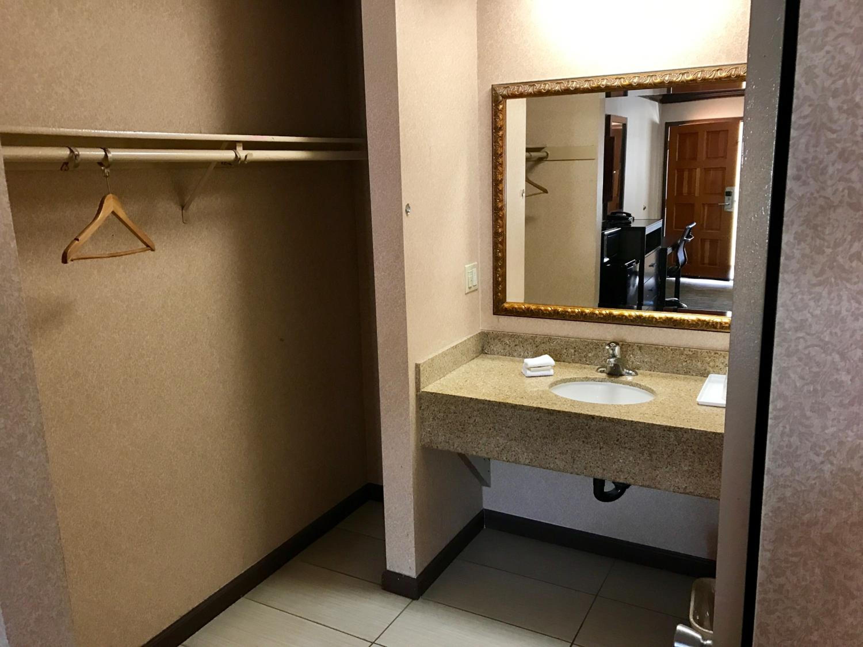 King Room - Non-Smoking