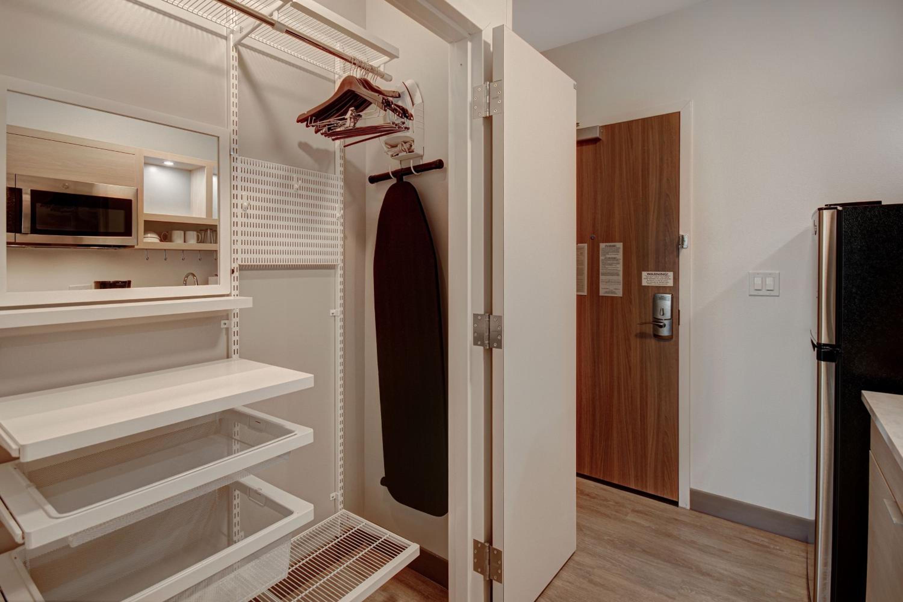 King Studio with Sofa Bed