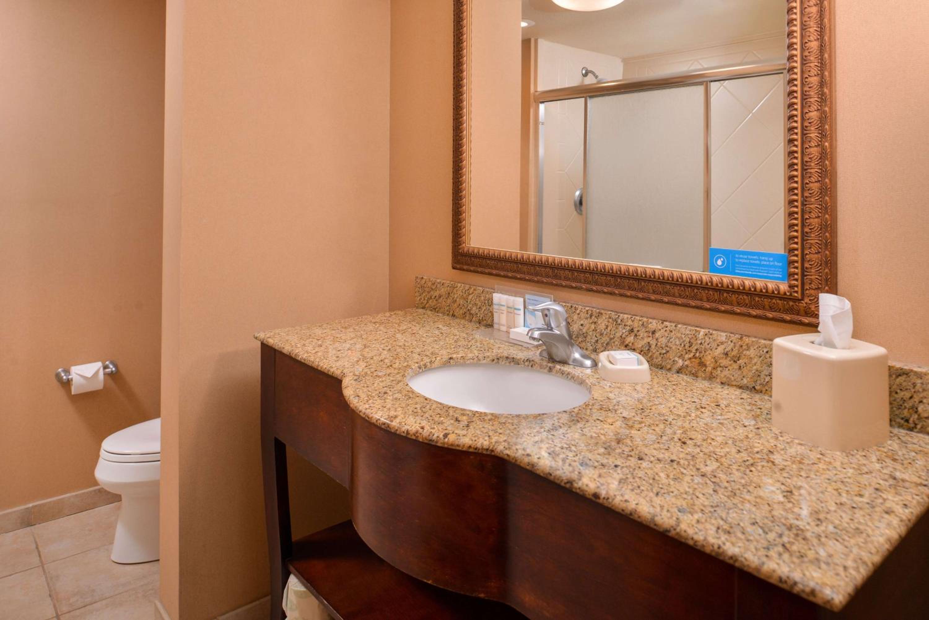 Queen Room - Non-Smoking