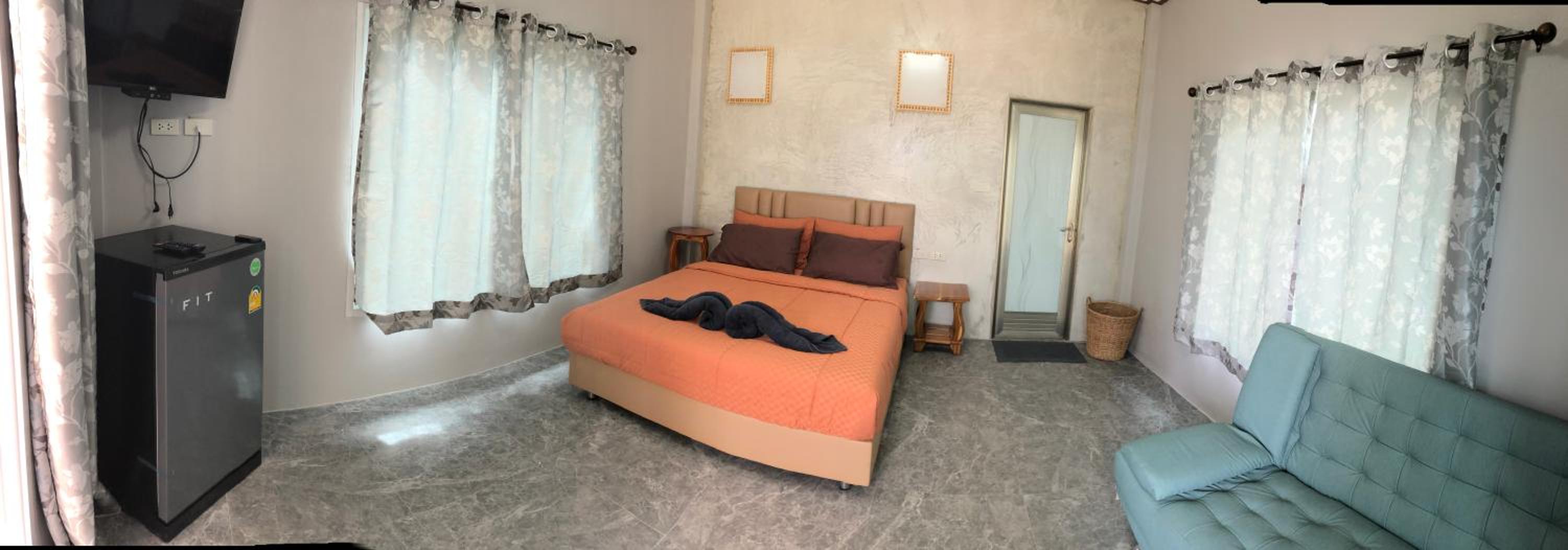 Bungalow with Garden View