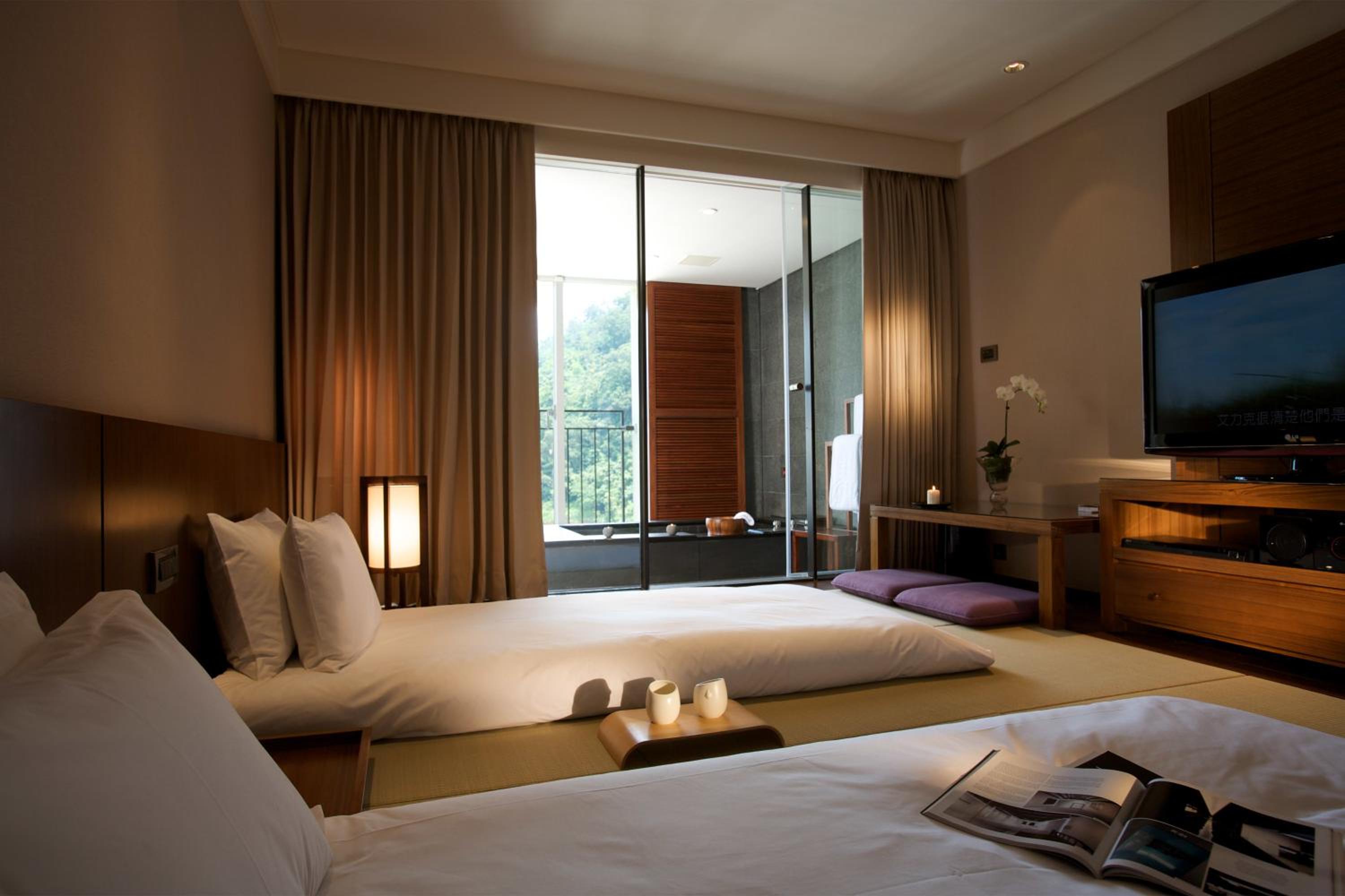 Japanese Style Room (Dual Bath)