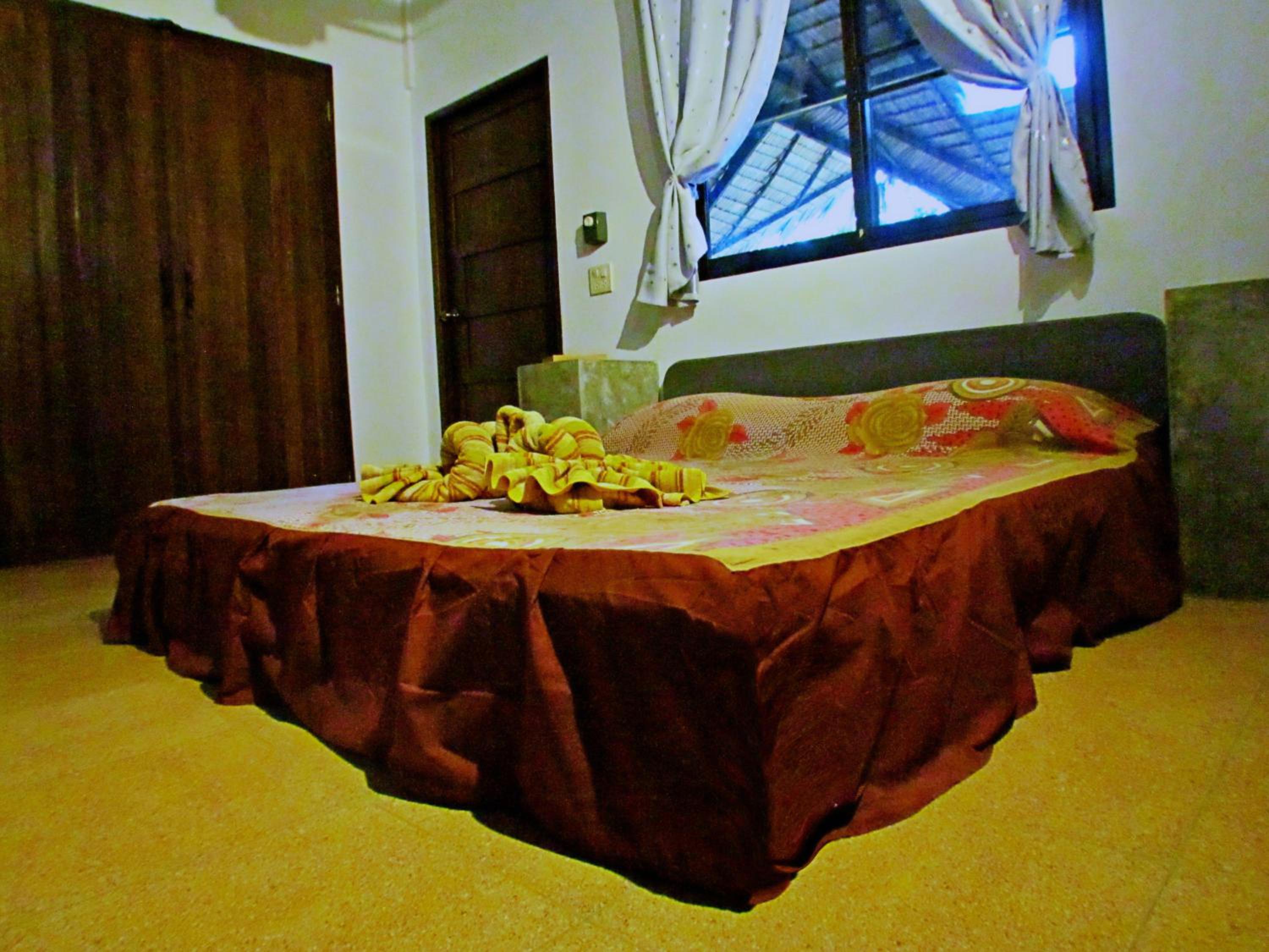 Villa with Garden View