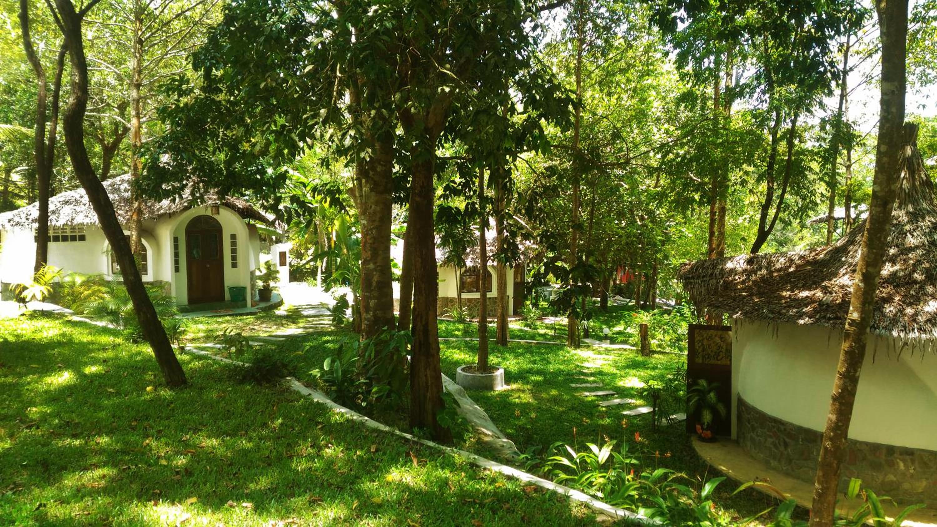 Bungalow Deluxe with Lounge Room