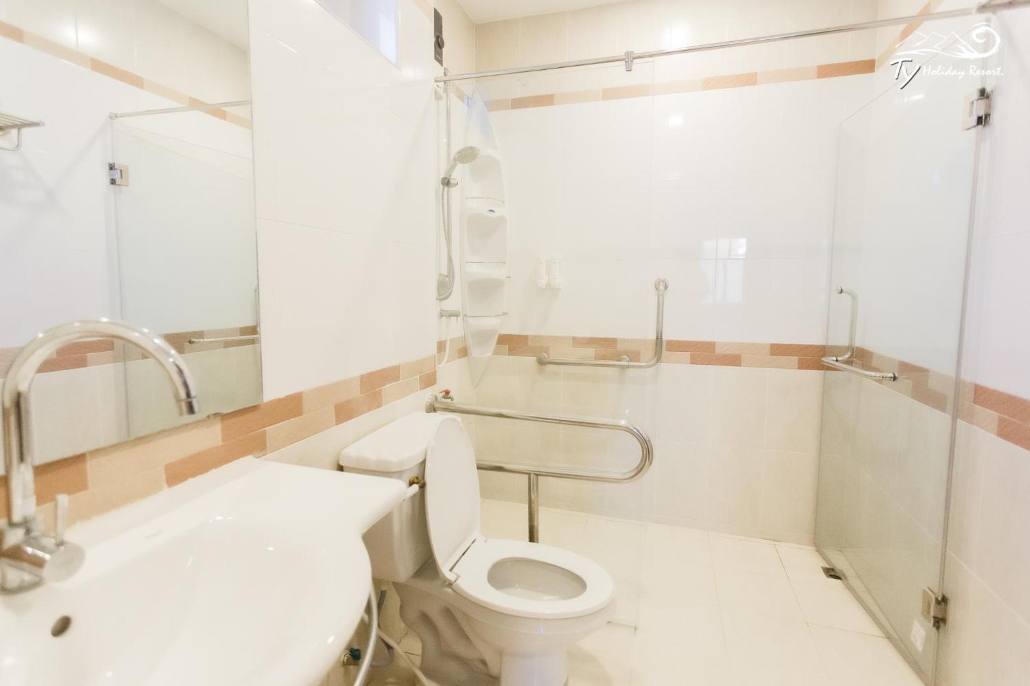 Thirteen-Bedroom Villa with Private Pooll 237