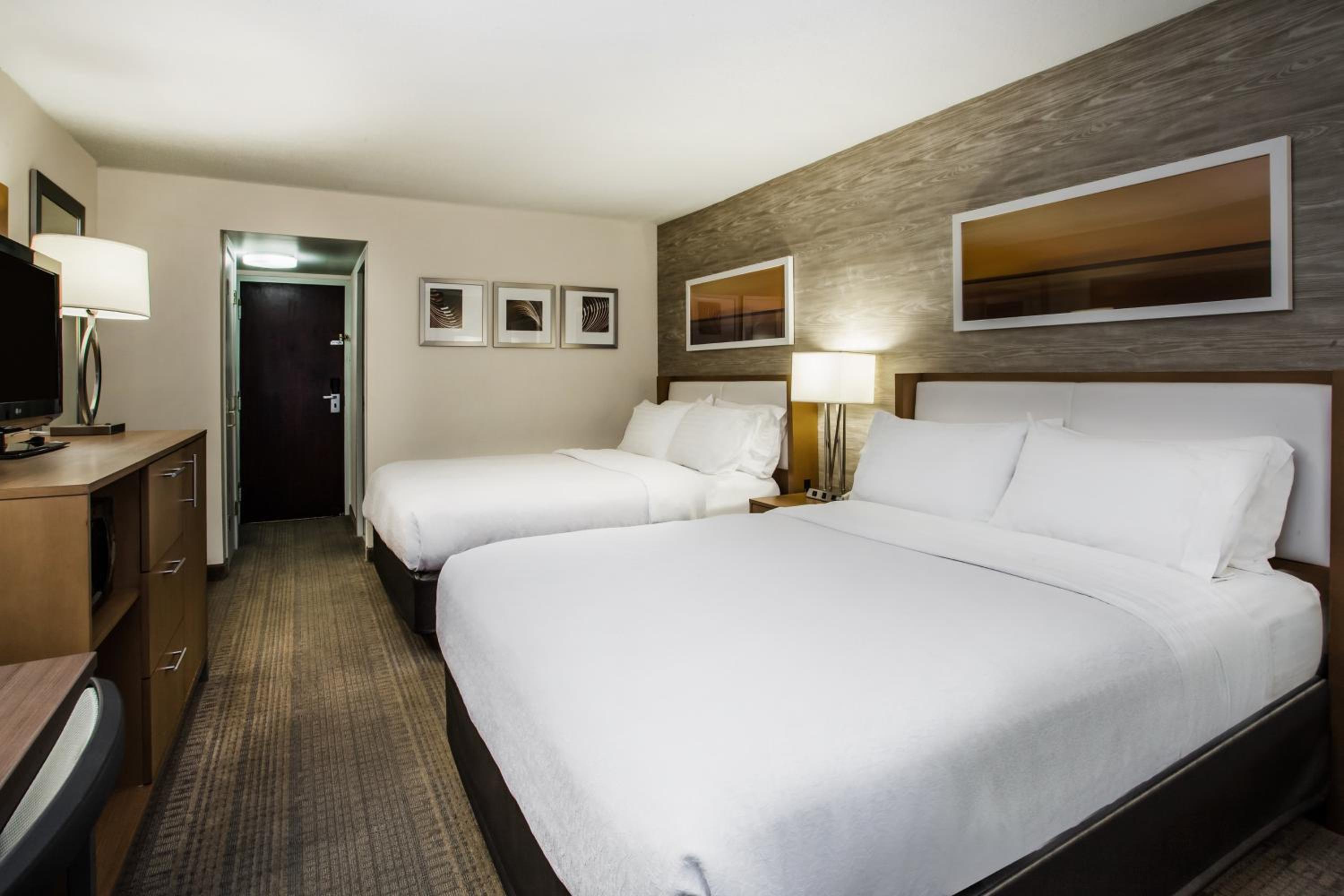 Standard Double Room with Two Double Beds