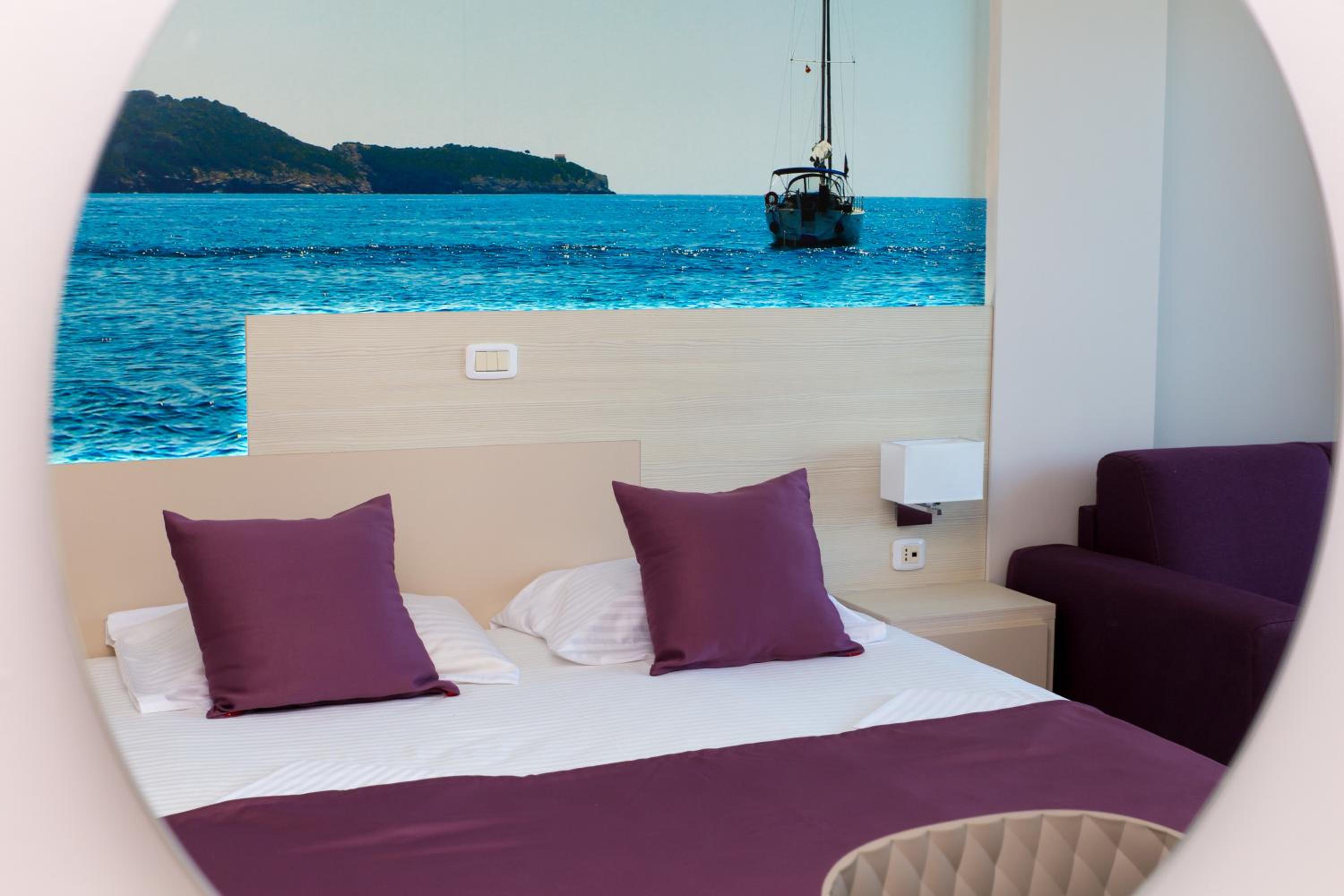 Deluxe Double Room with Sea View