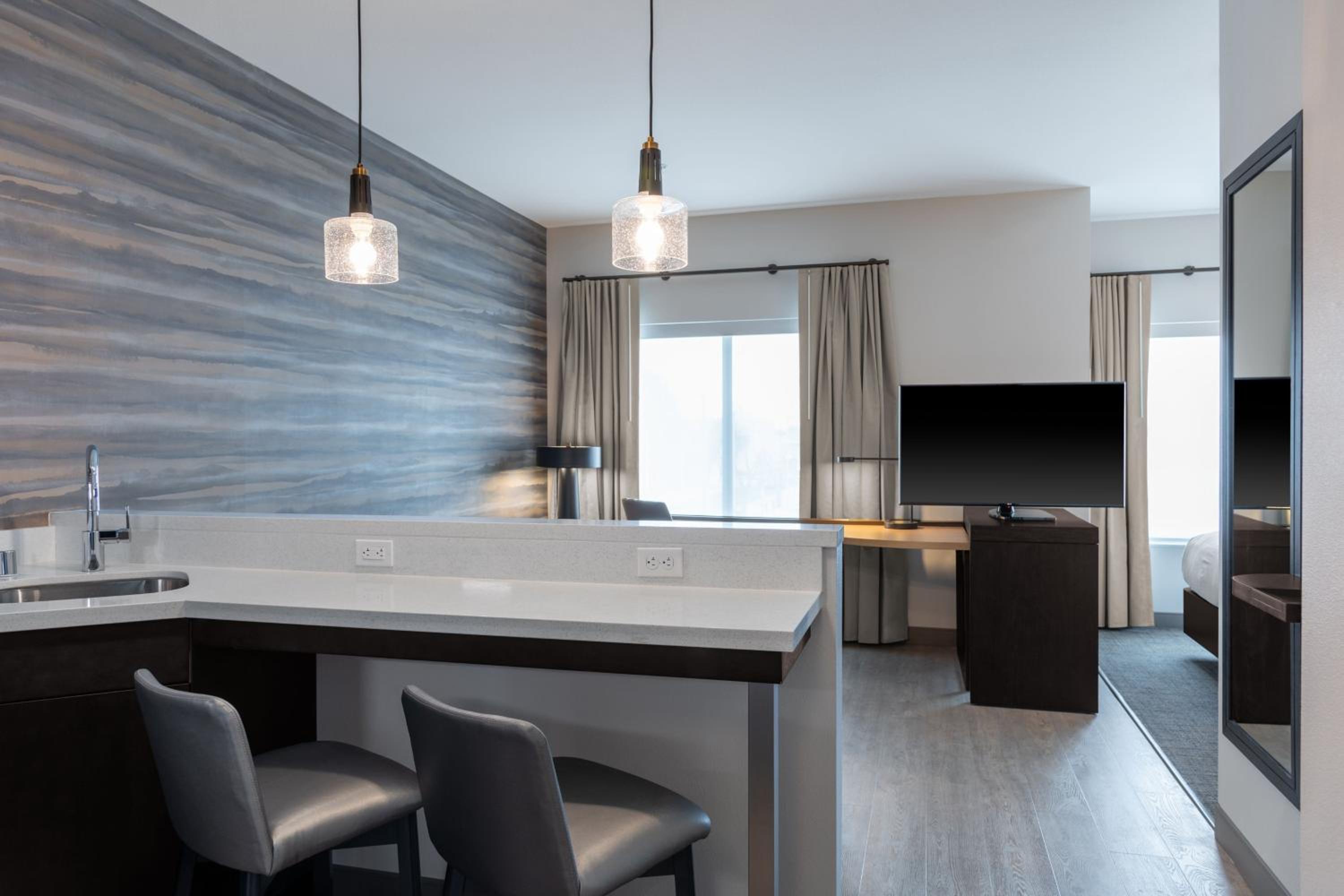 Large King Studio with Sofa Bed - Hearing Accessible