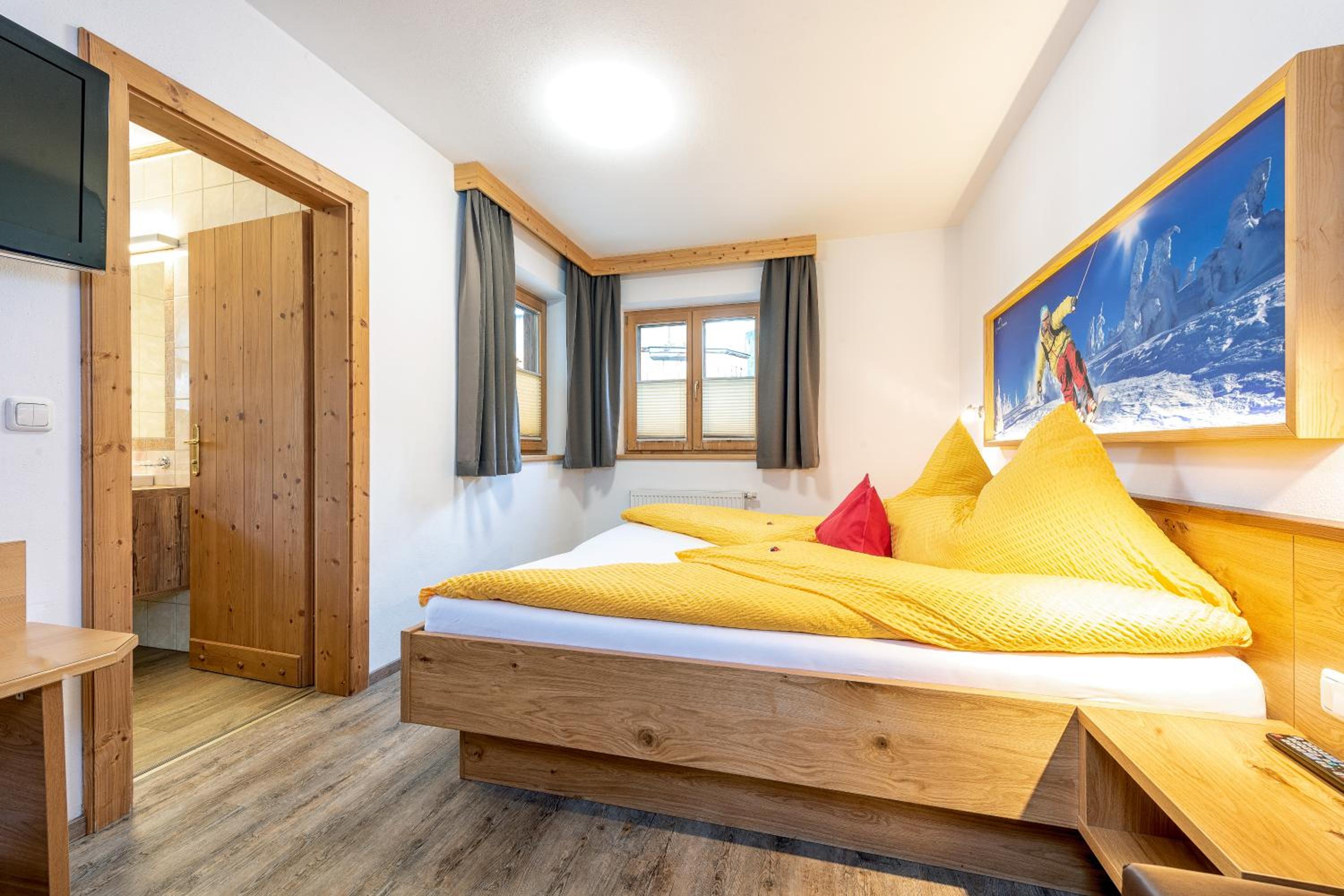 Two-Bedroom Apartment (6 Adults)