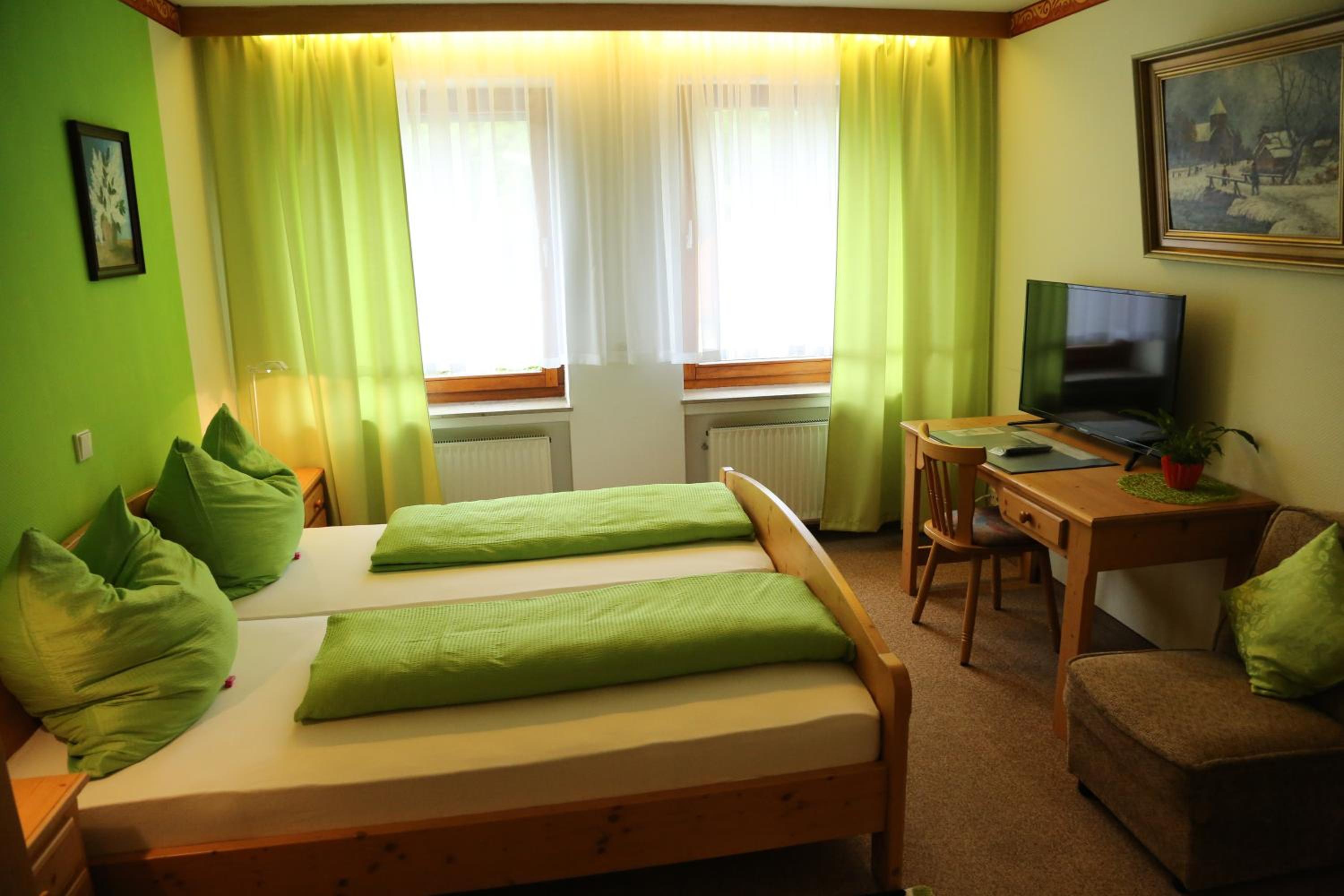 Deluxe Double Room with Shower