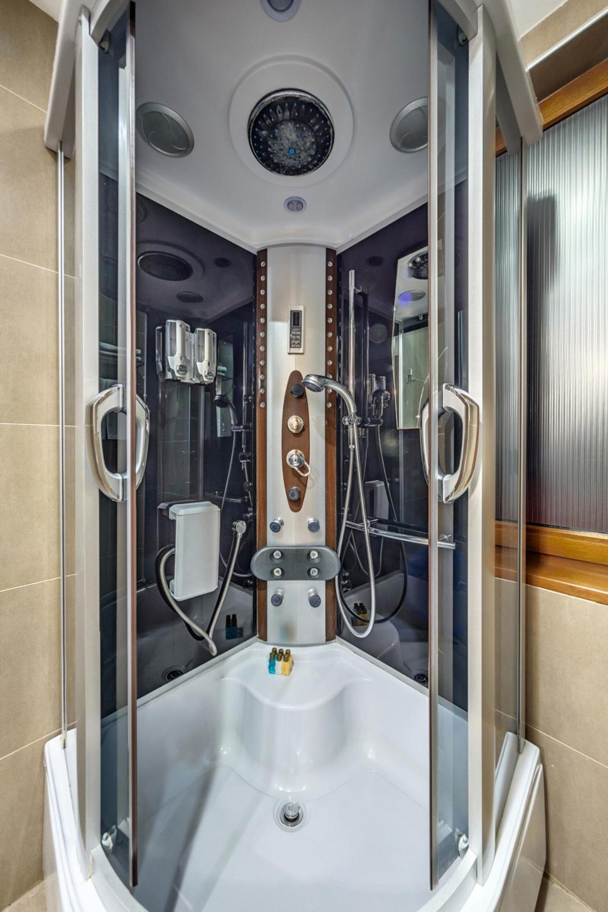 Grand Suite with Mountain View