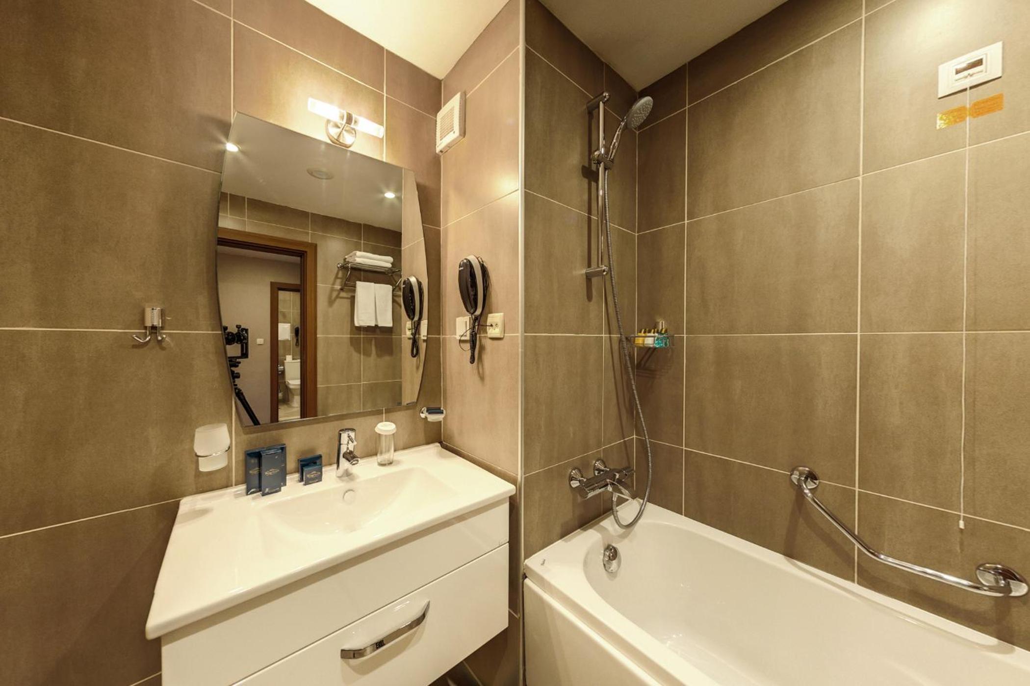 Executive Suite with Mountain View