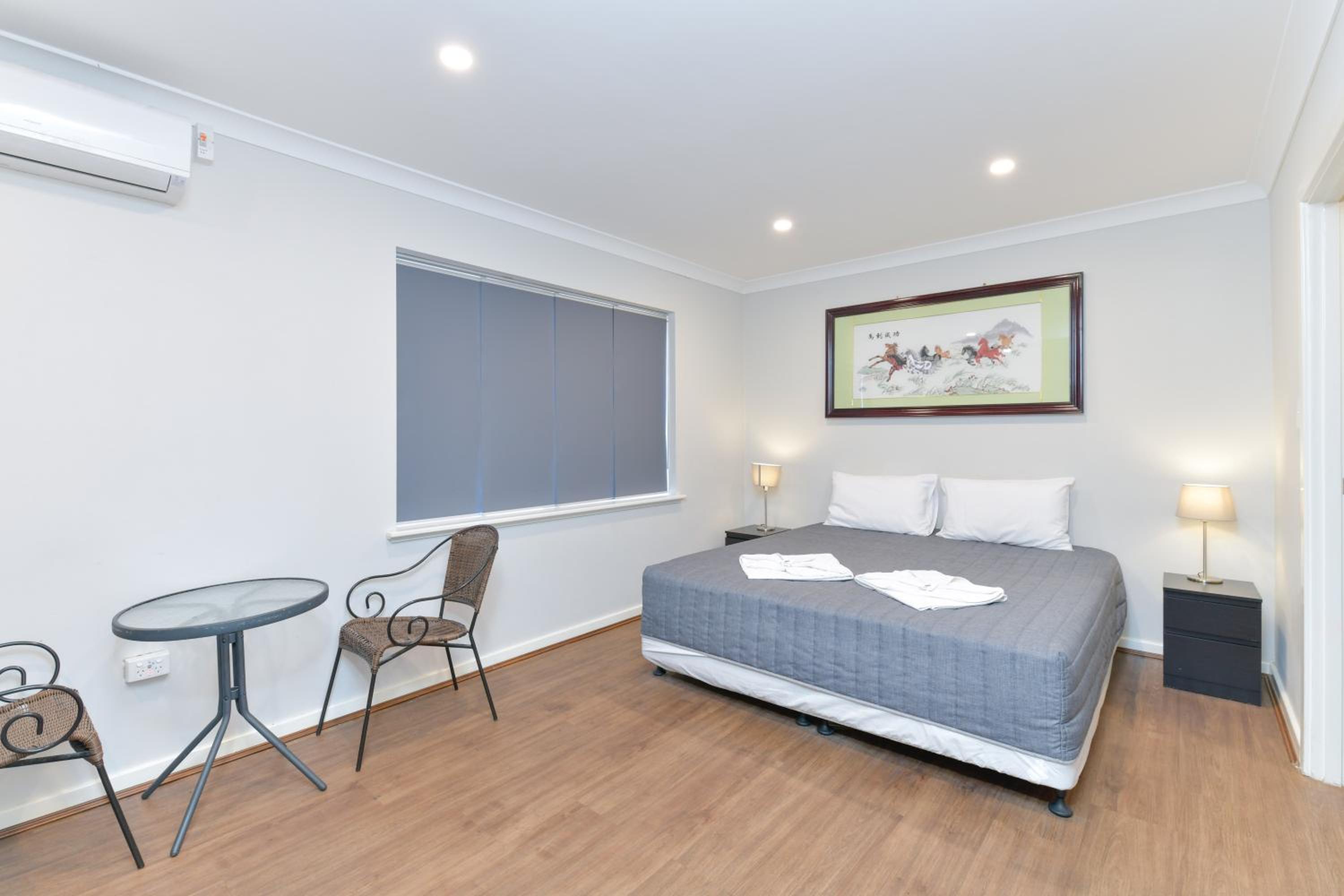 Deluxe Suite with Spa Bath