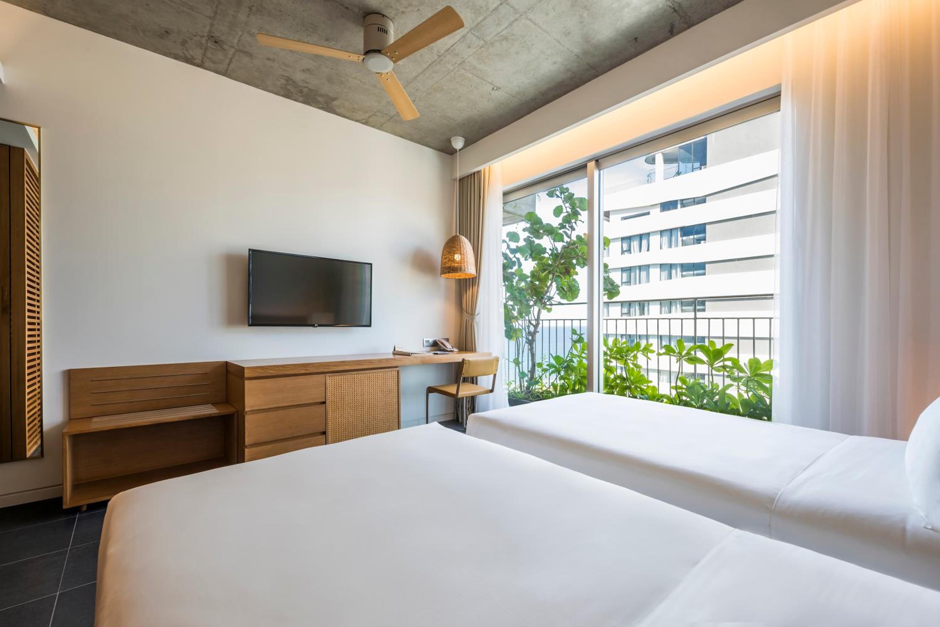 Superior Twin with Balcony & Partial Sea View