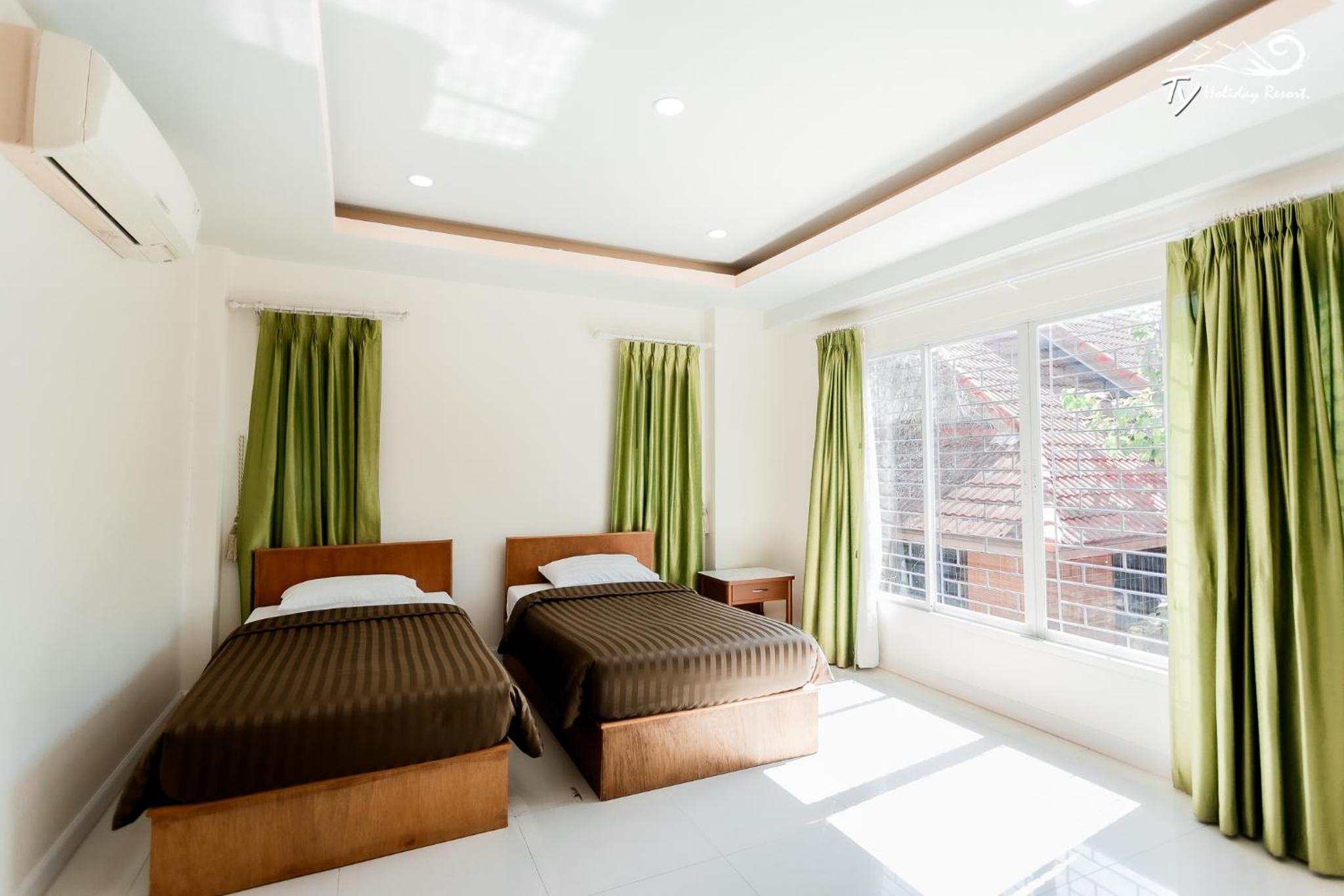 Eight-Bedroom Villa with Private Pool 220