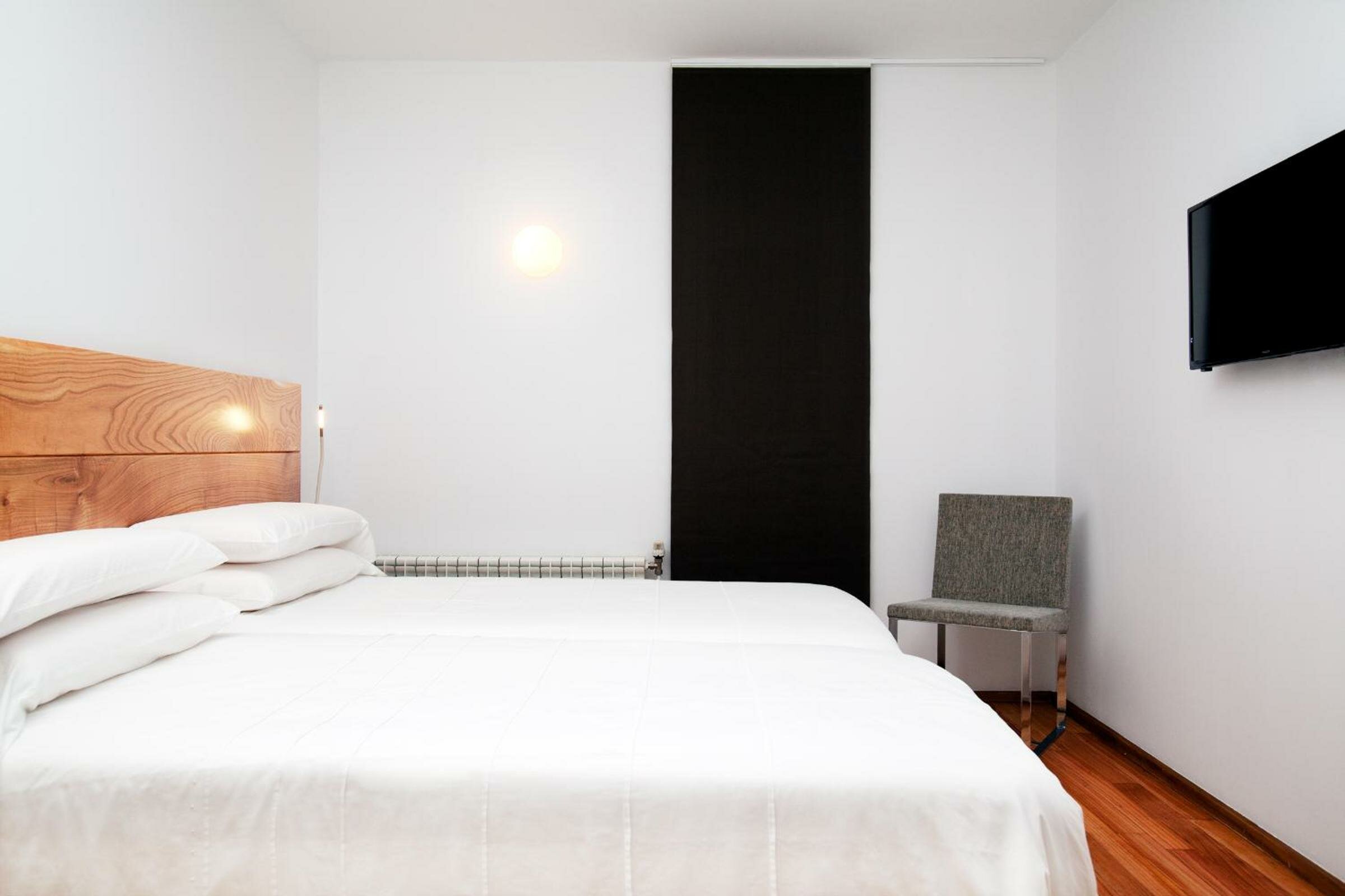 Double or Twin Room with Mountain View