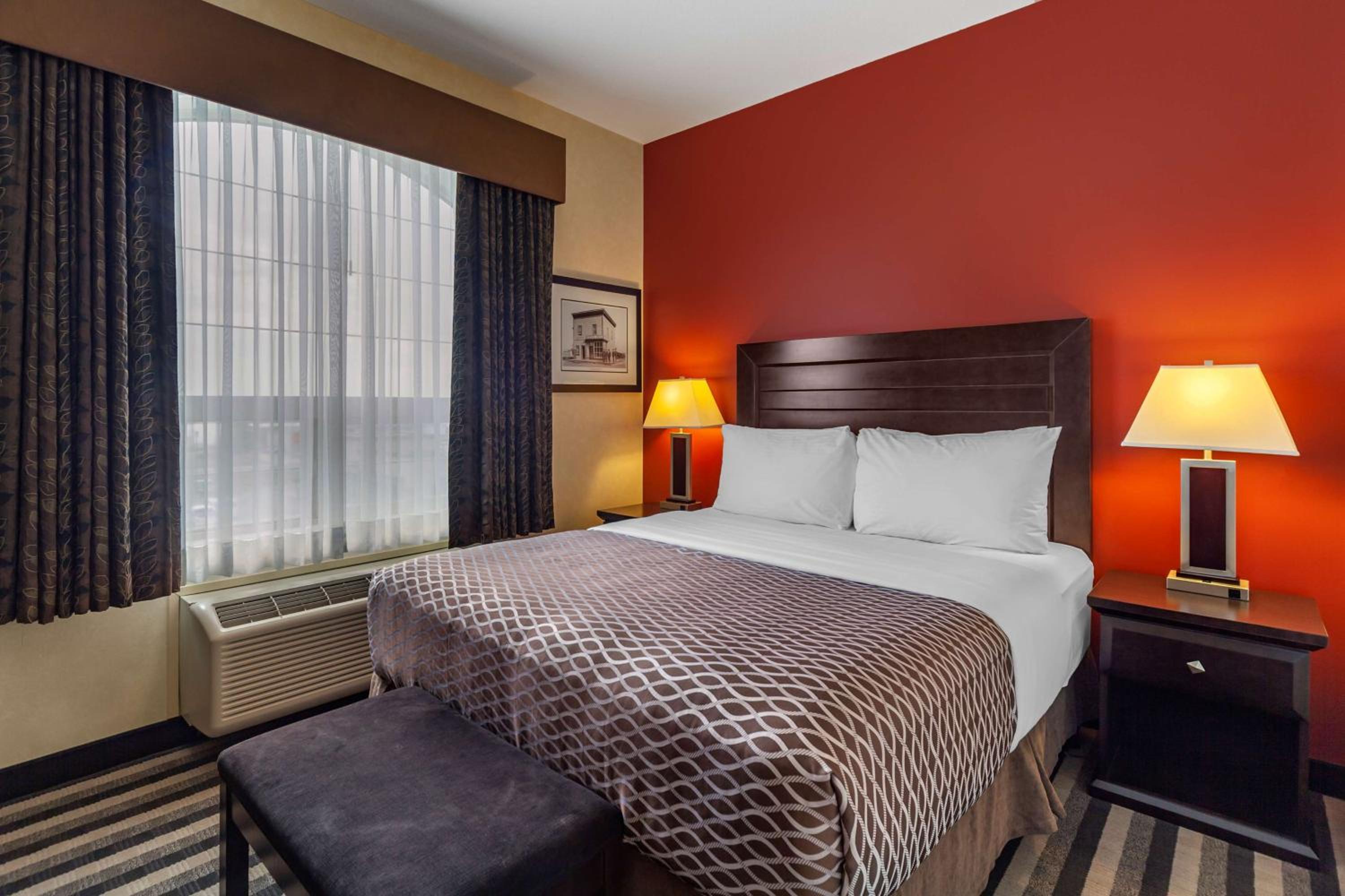 Queen Suite with Two Queen Beds - Non-Smoking