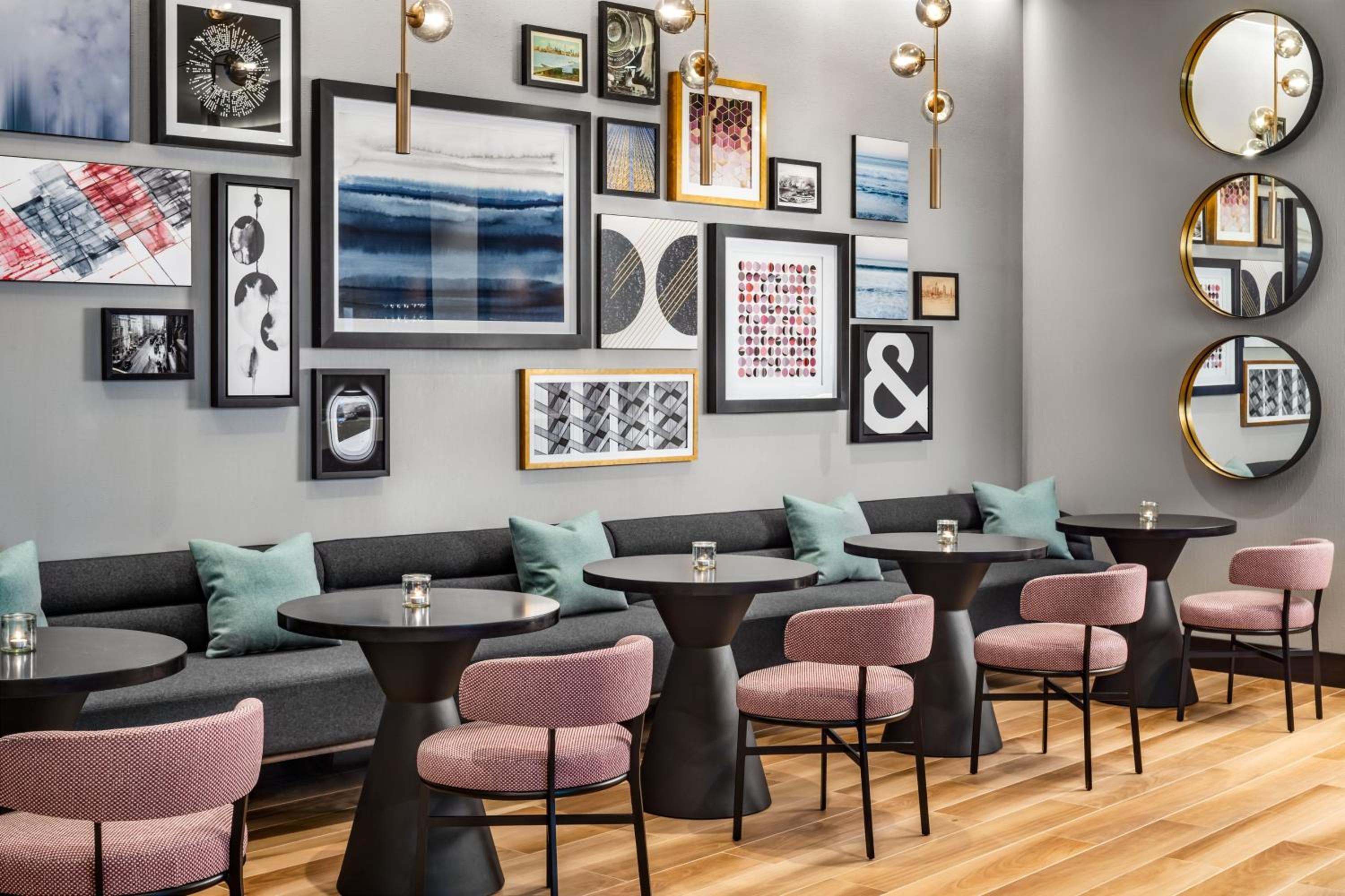 Club King Room - Club Lounge Access