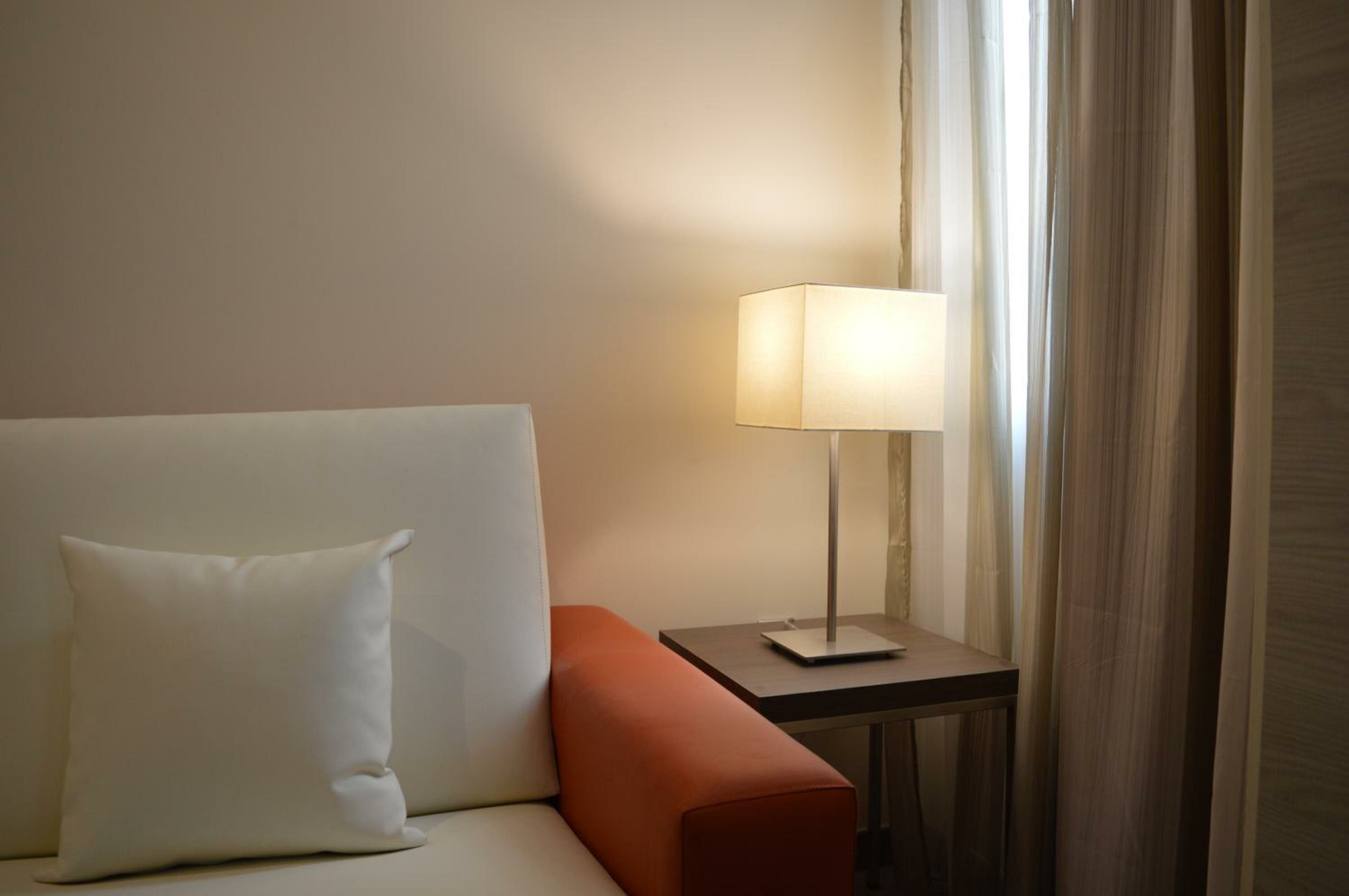 Queen Room with Spa Bath