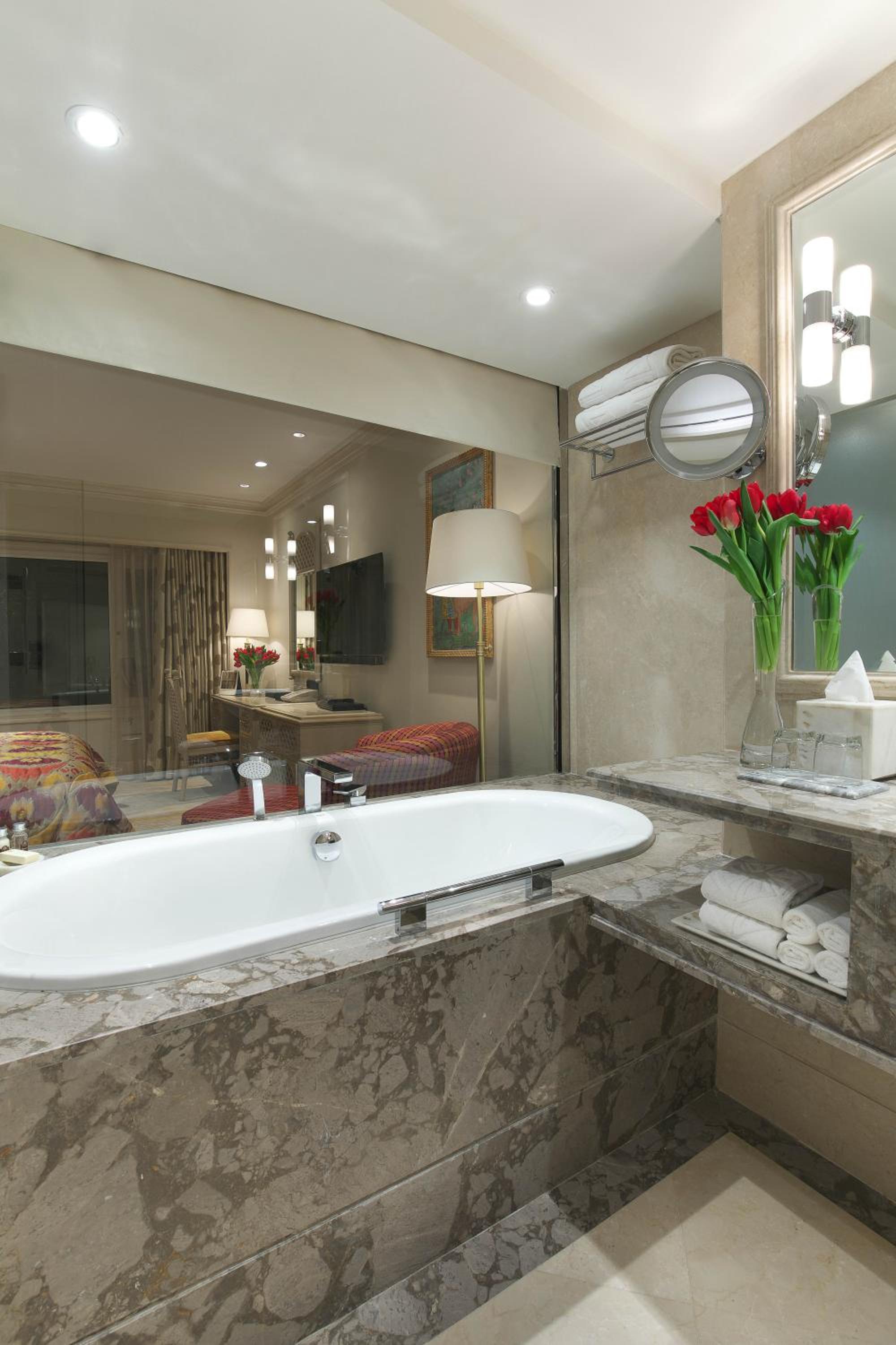 Garden Presidential 2 Bed Suite Pool View