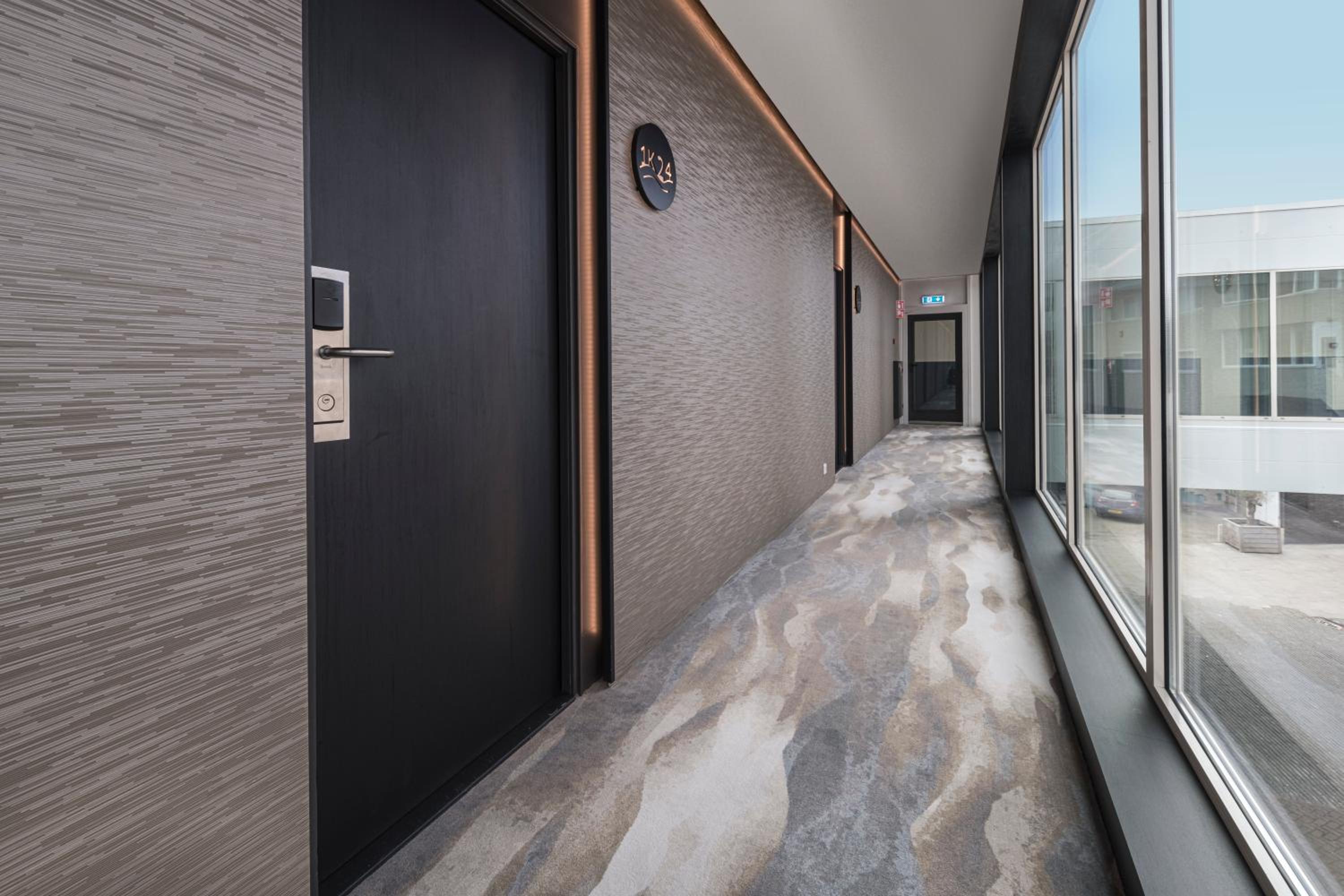 Large Room with Bathtub