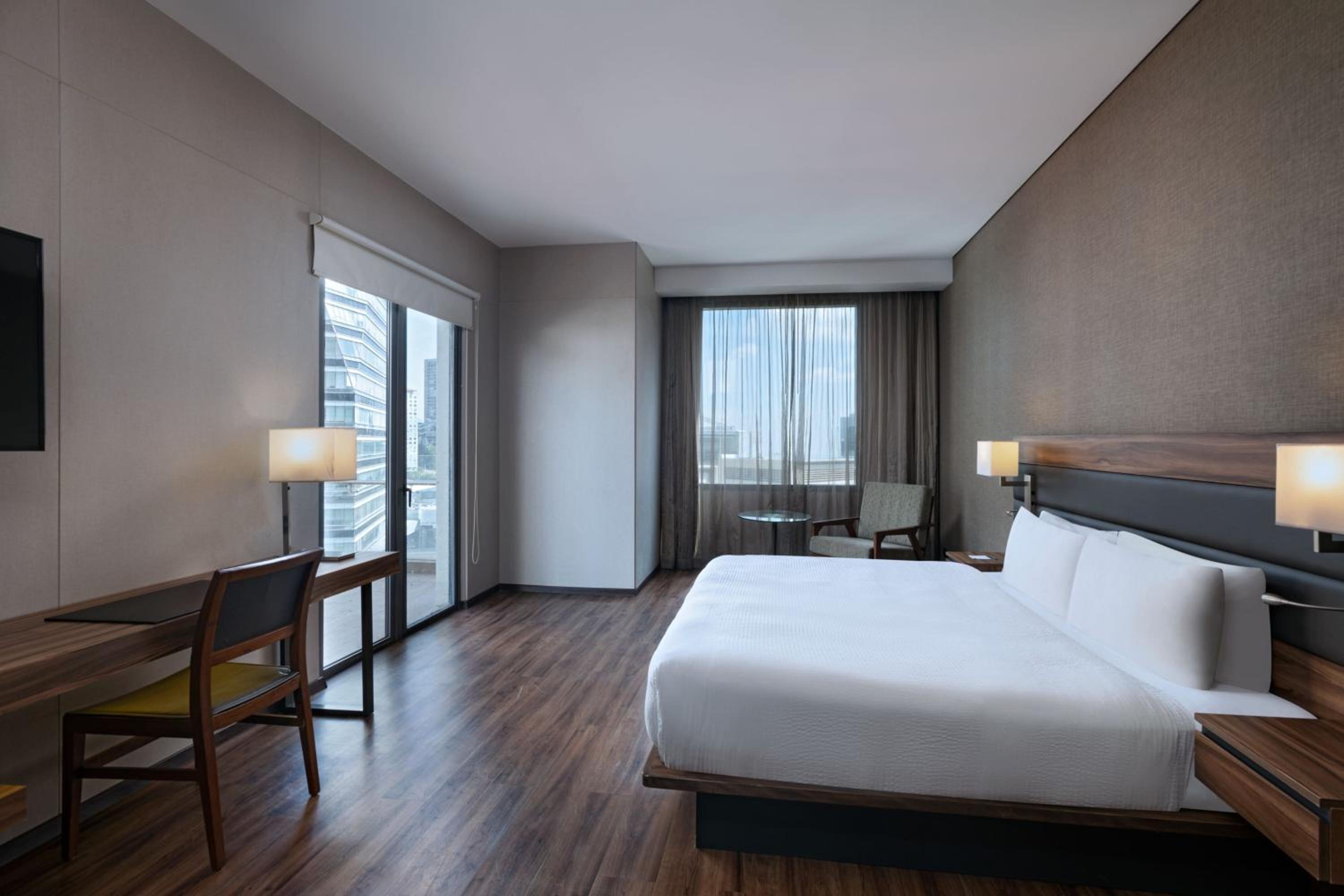 Master Suite, 2 Bedroom Suite