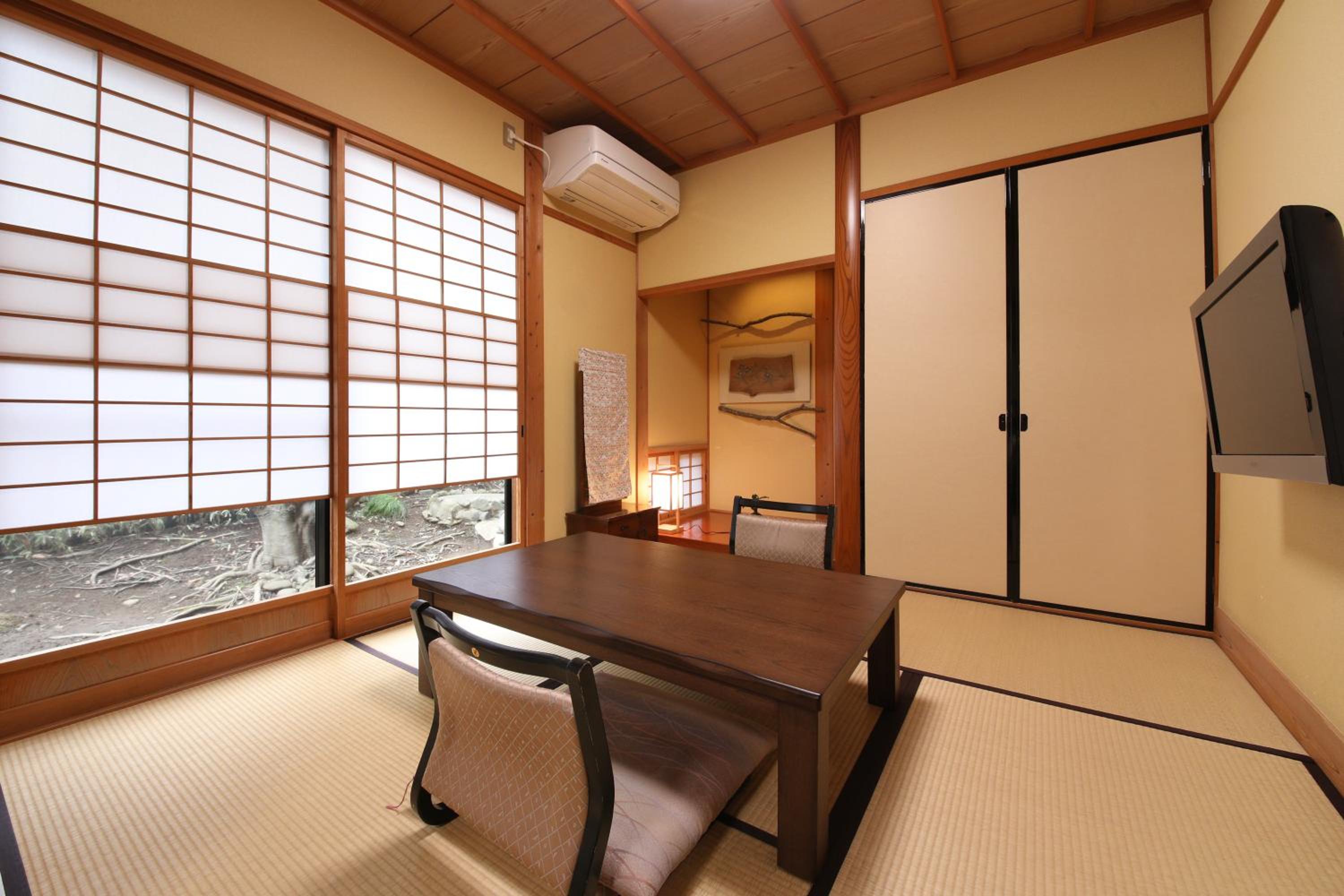 Twin Room With Tatami Area With Open-Air Bath- New Building - Garden View