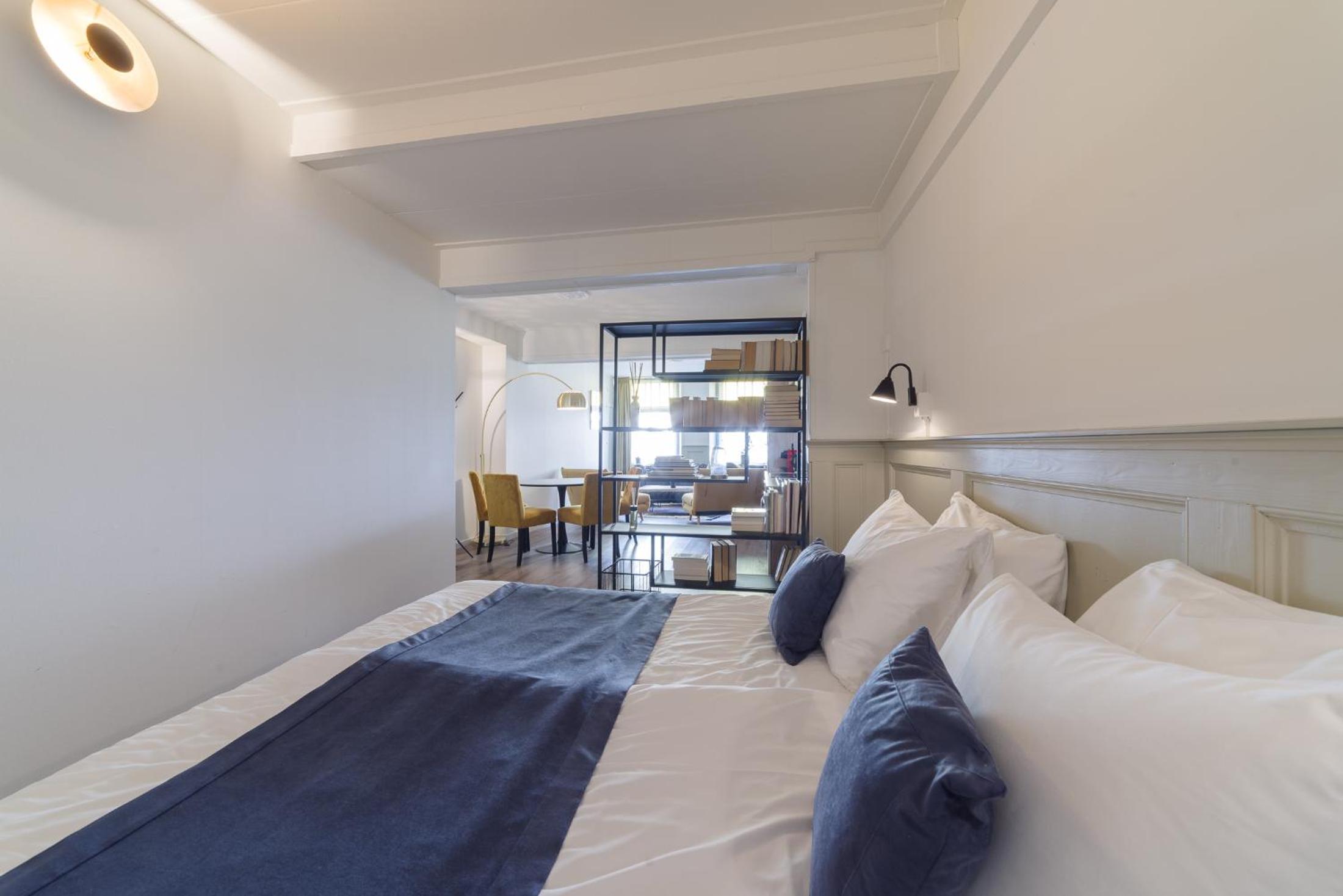 King Studio with Sofa Bed