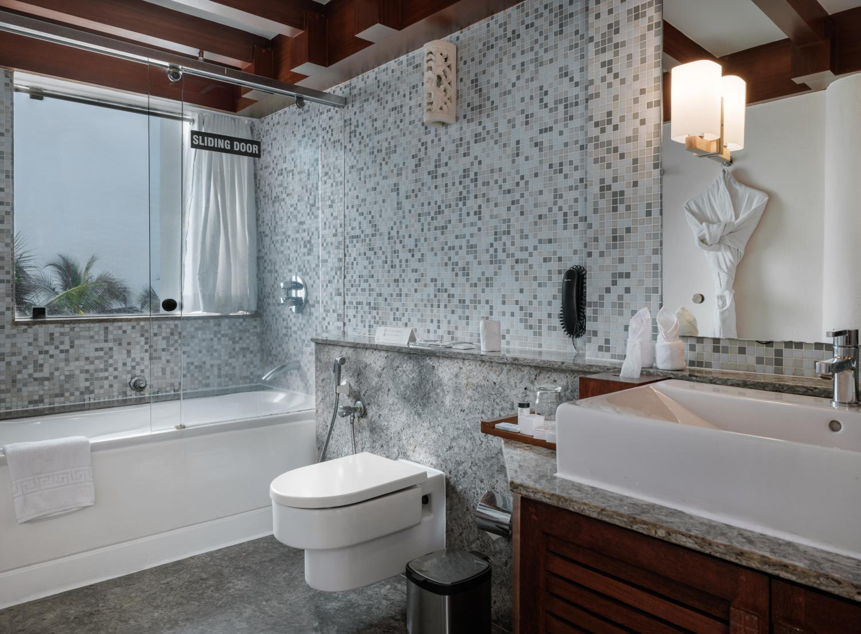 Arabian Sea View Room