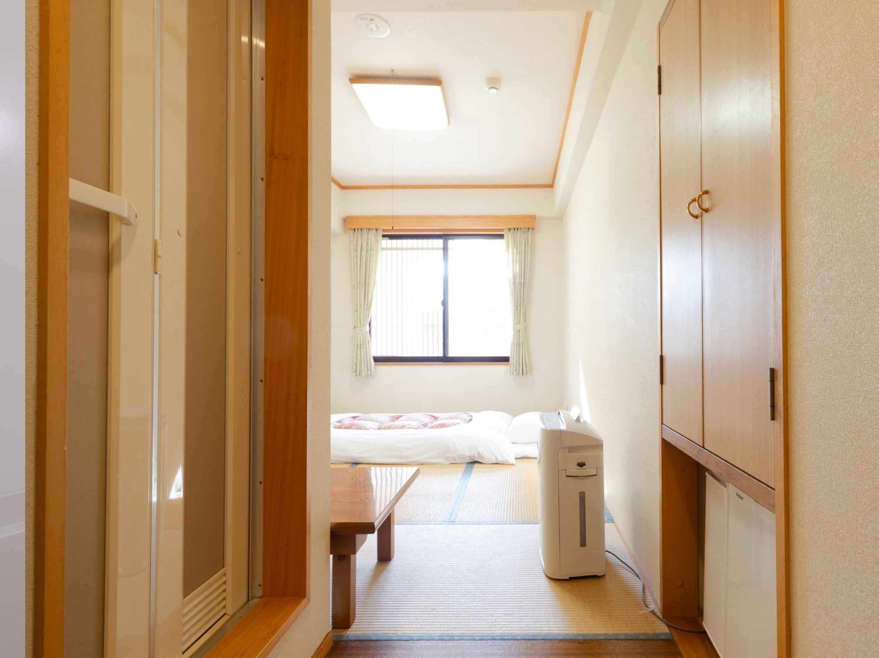 Japanese-Style Room - Smoking