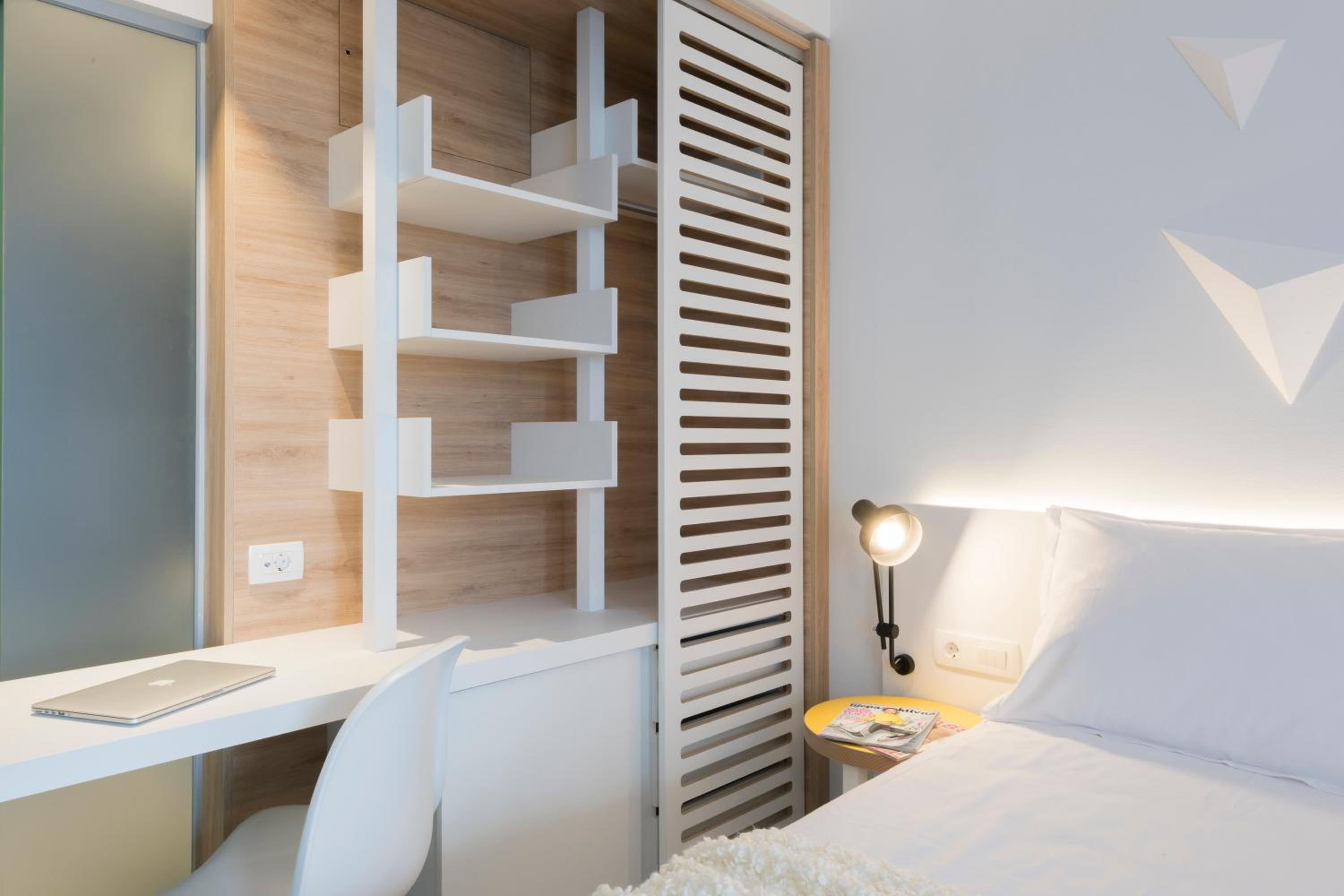 Double Room with Balcony and Park View