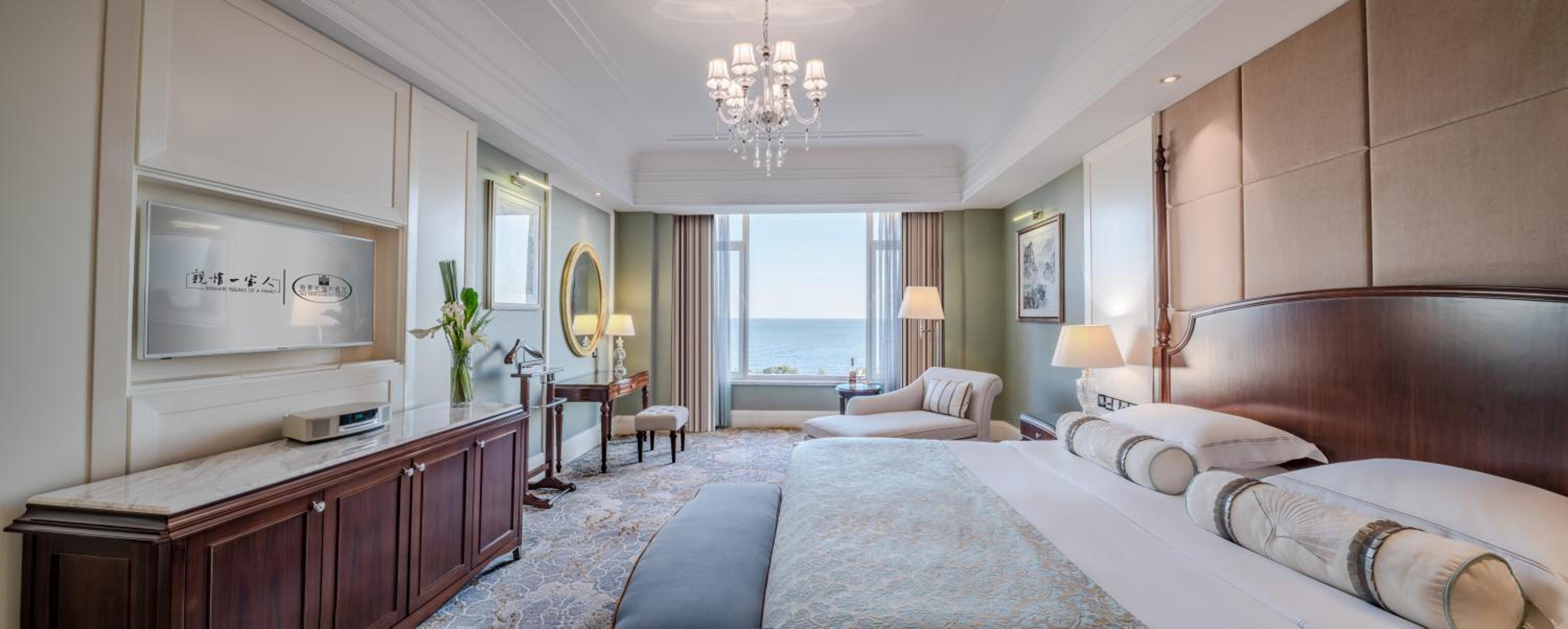 Deluxe Suite with Sea View