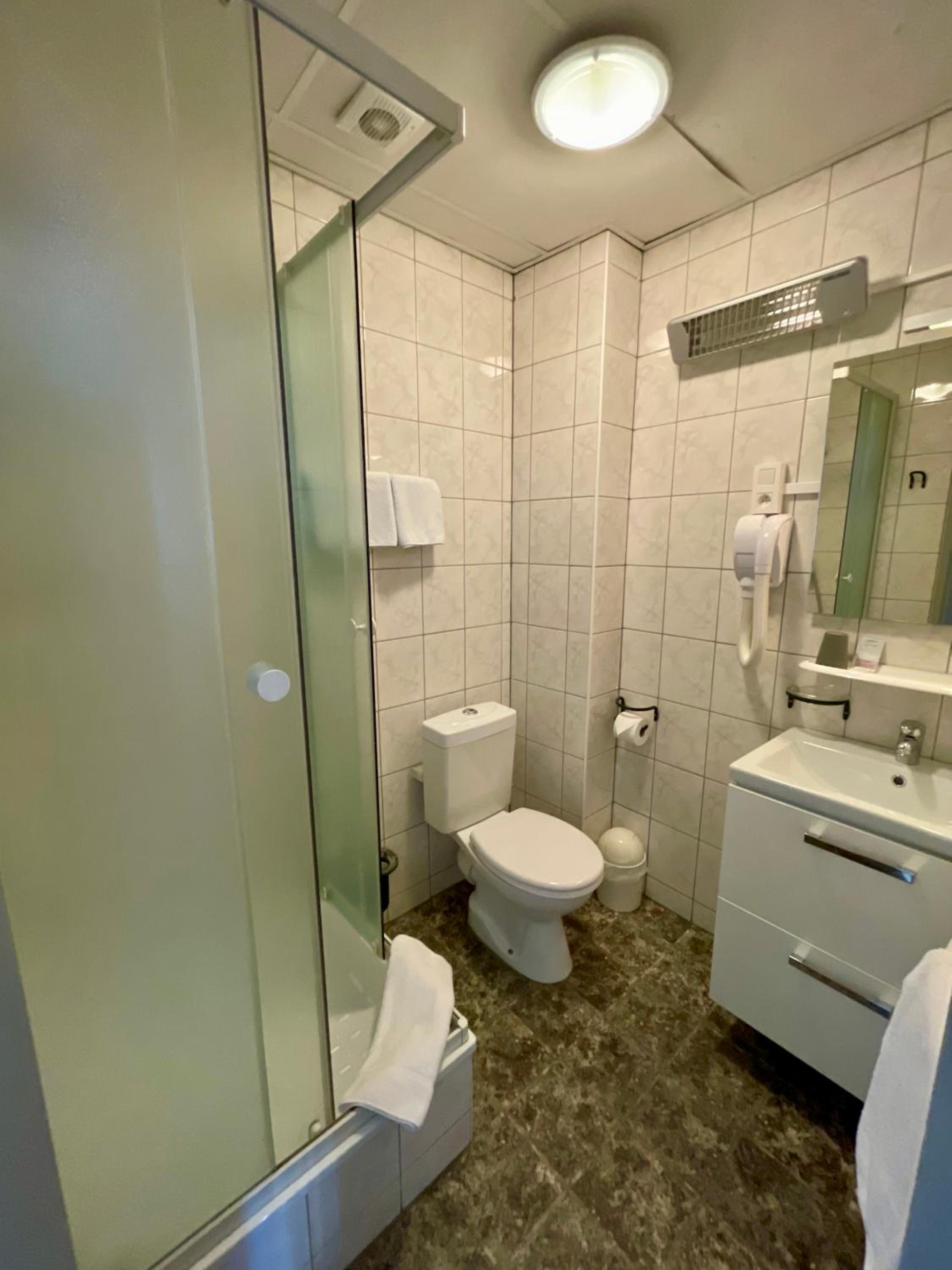 Twin Room with Private Bathroom