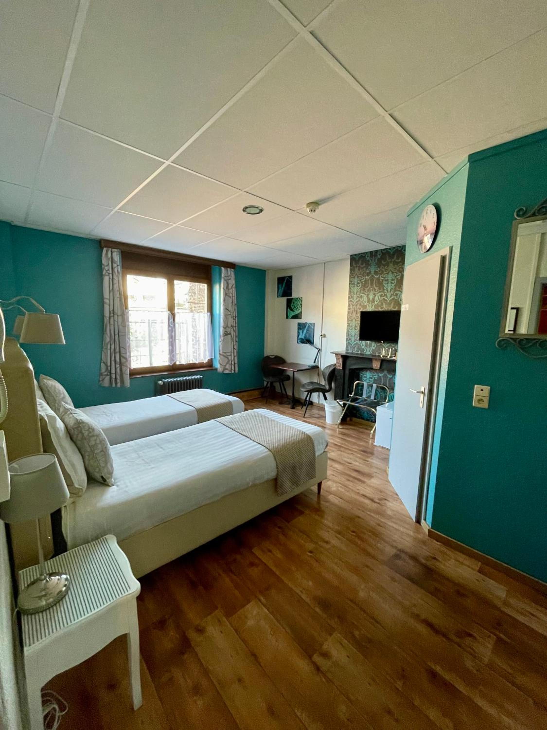 Twin Room with Private Bathroom