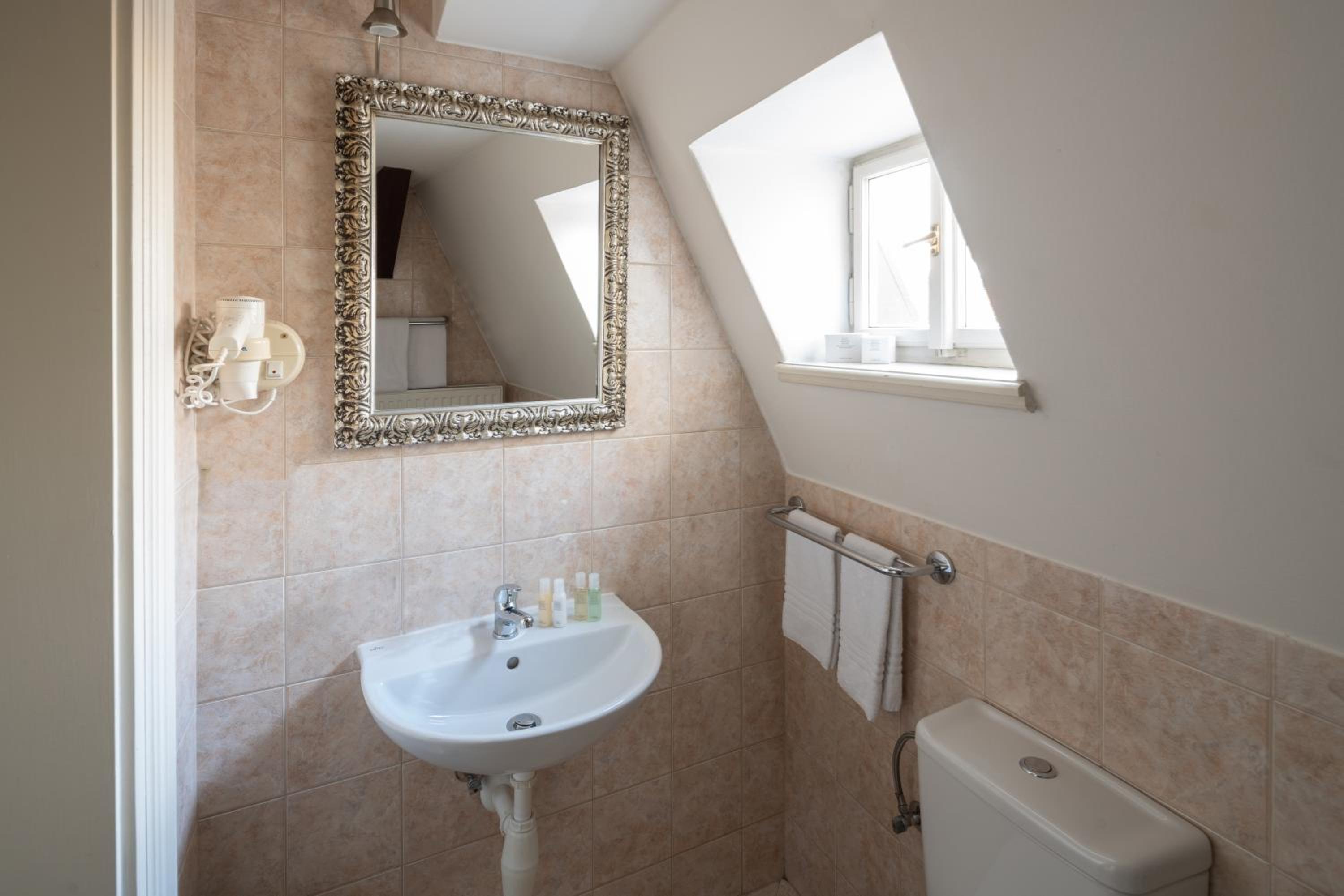 Maisonette with City View