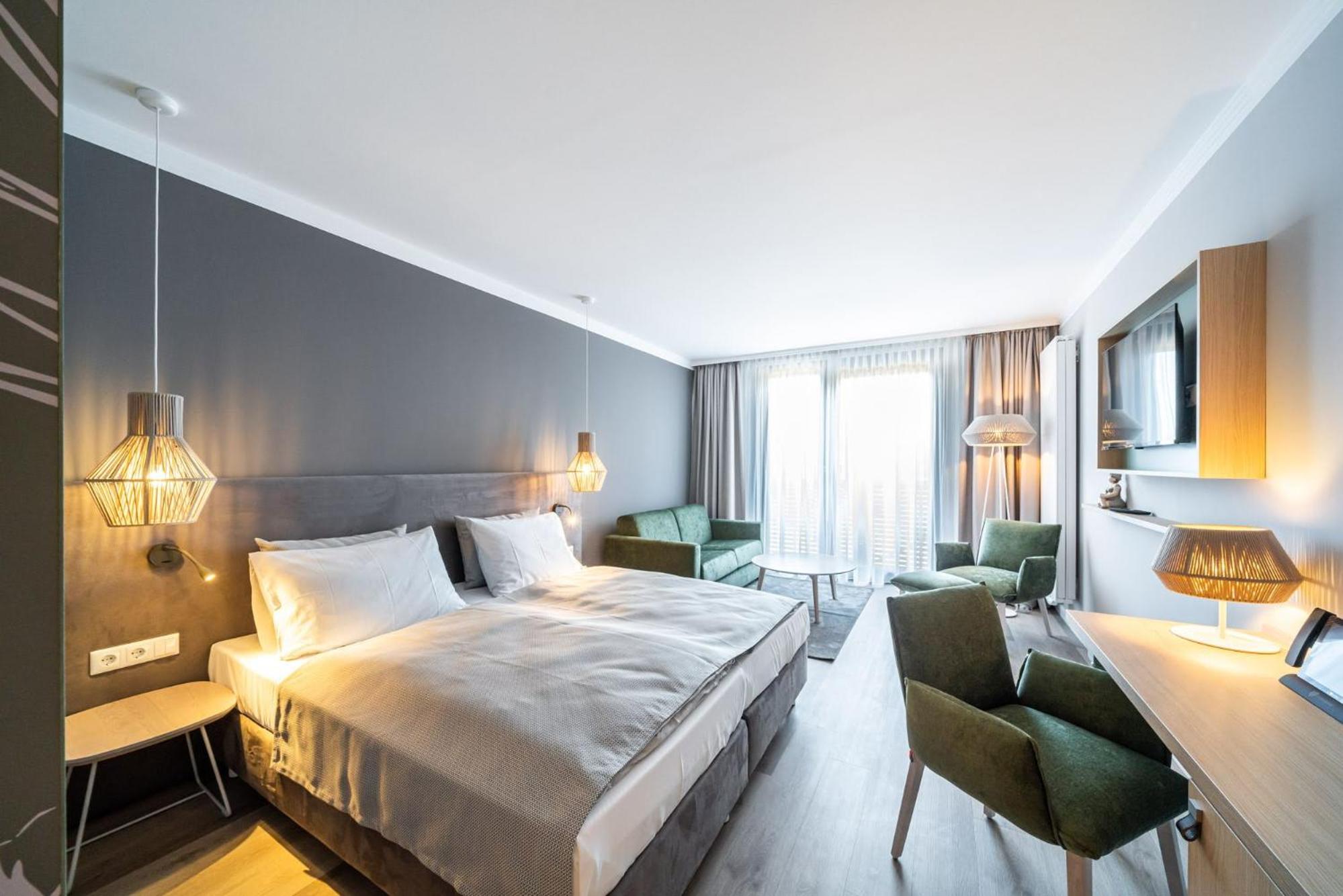 Deluxe Double or Twin Room with Balcony