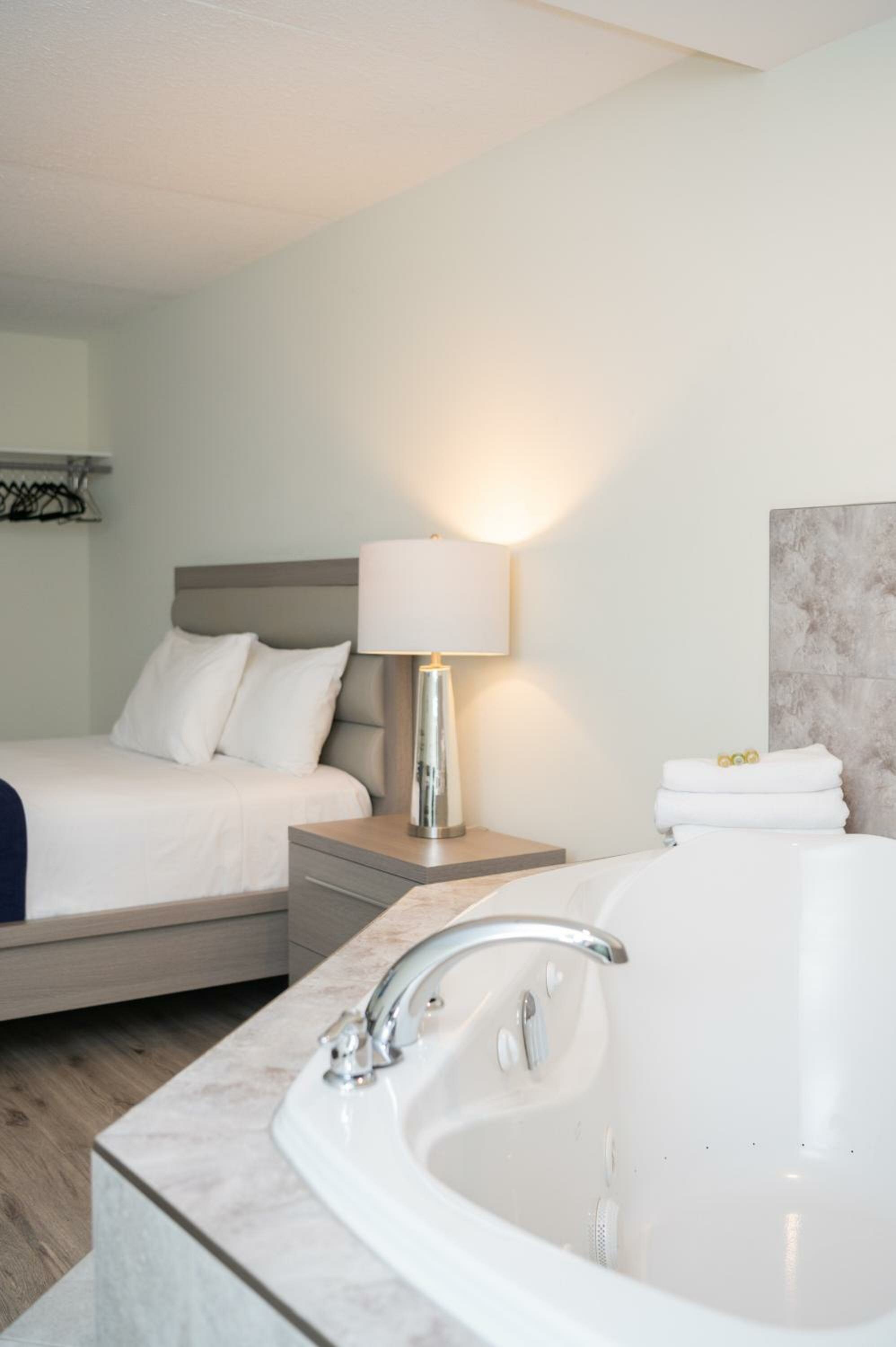 One Queen Bed with Jacuzzi