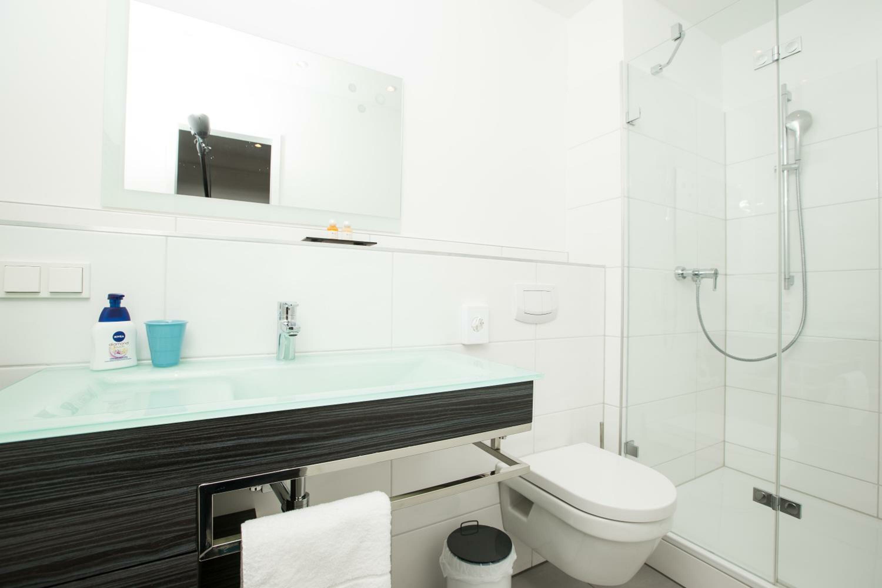 Studio Apartment (2 Adults)