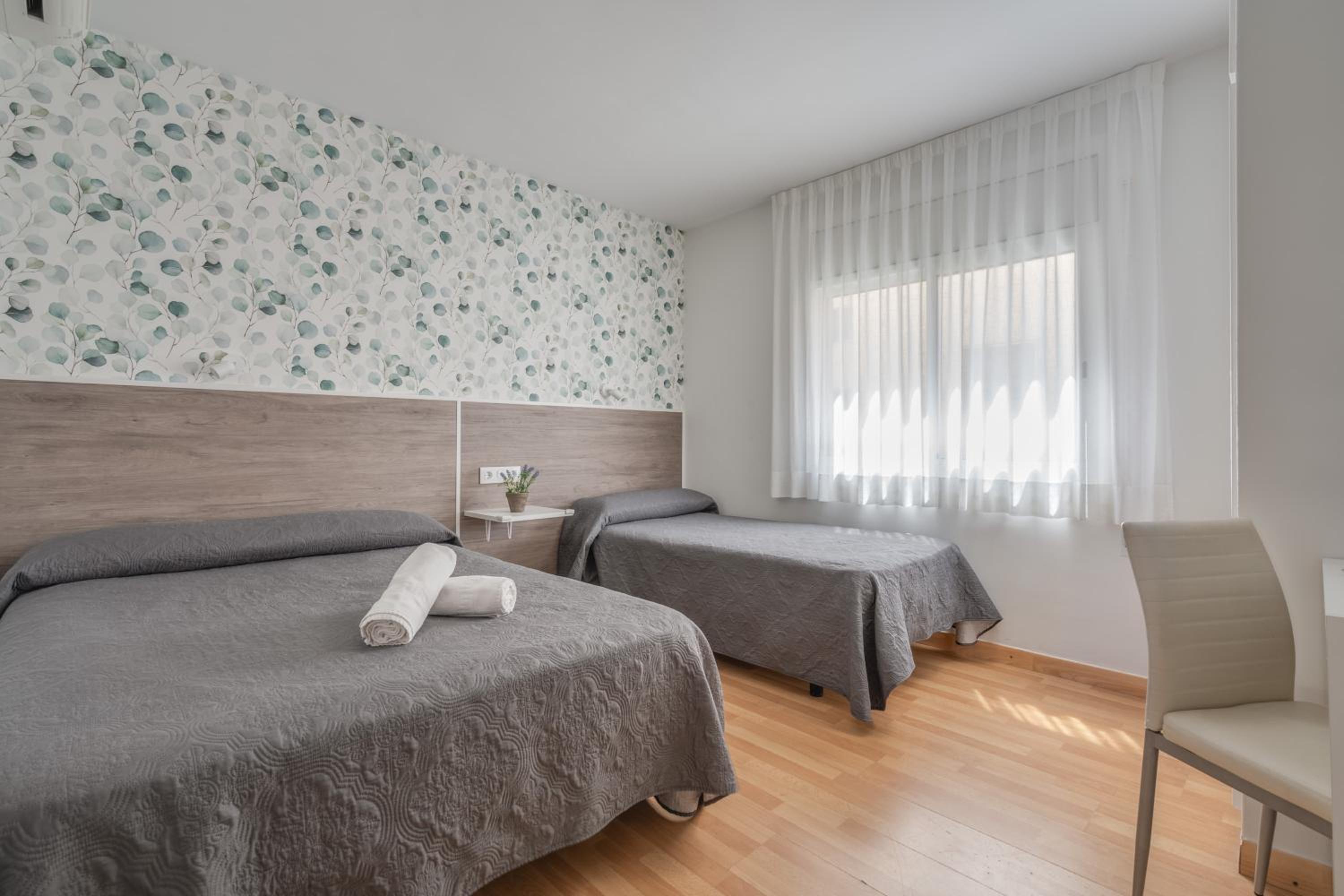 Family Room (2 Adults + 1 Child)