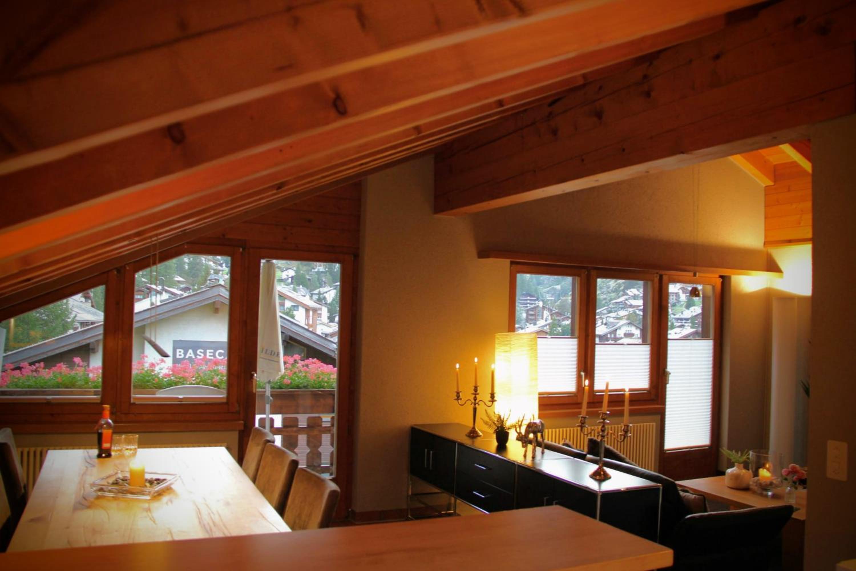 Penthouse Apartment with 3 bedrooms with Matterhorn View