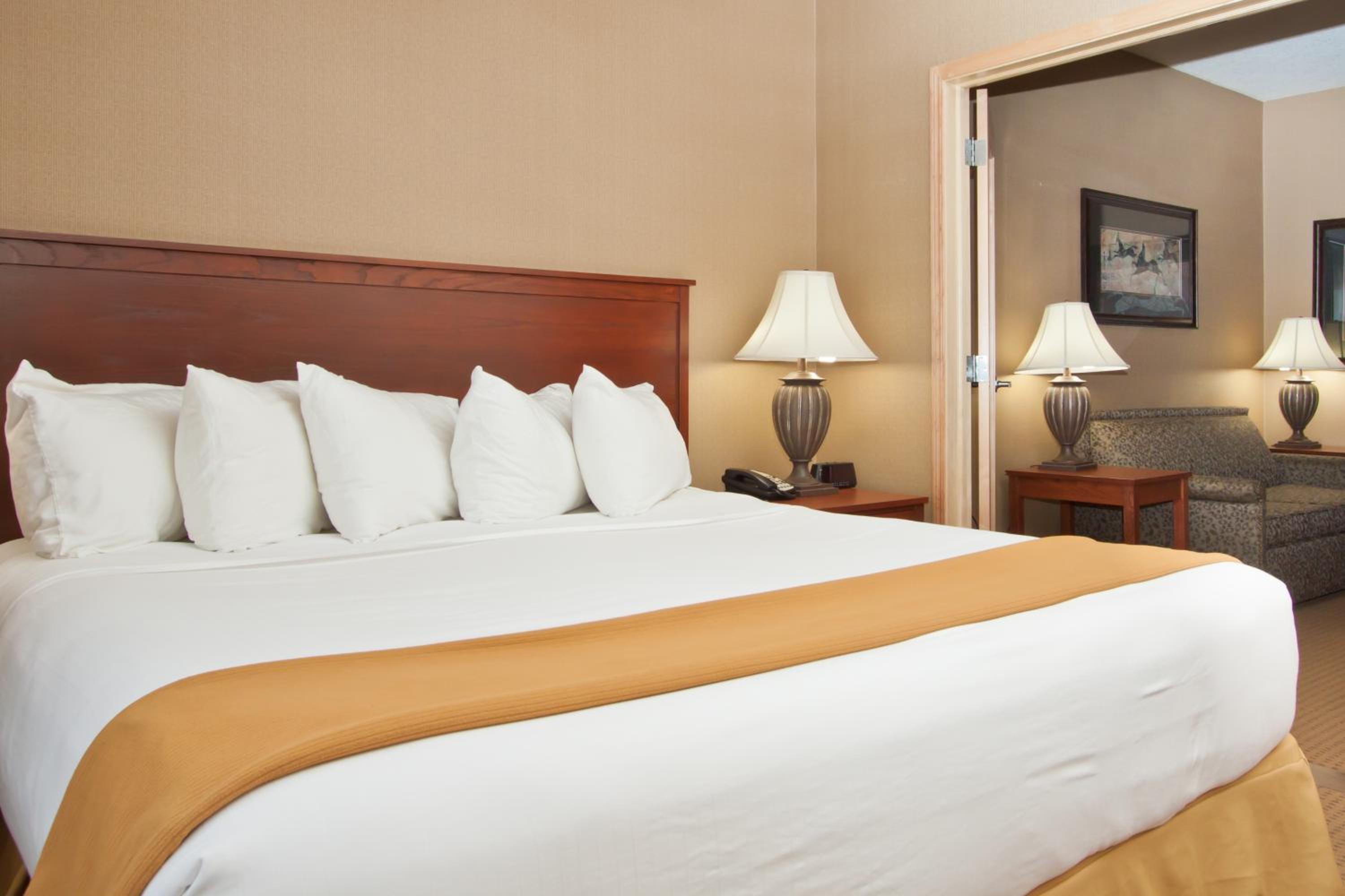 King Room - Disability Access - Non-Smoking