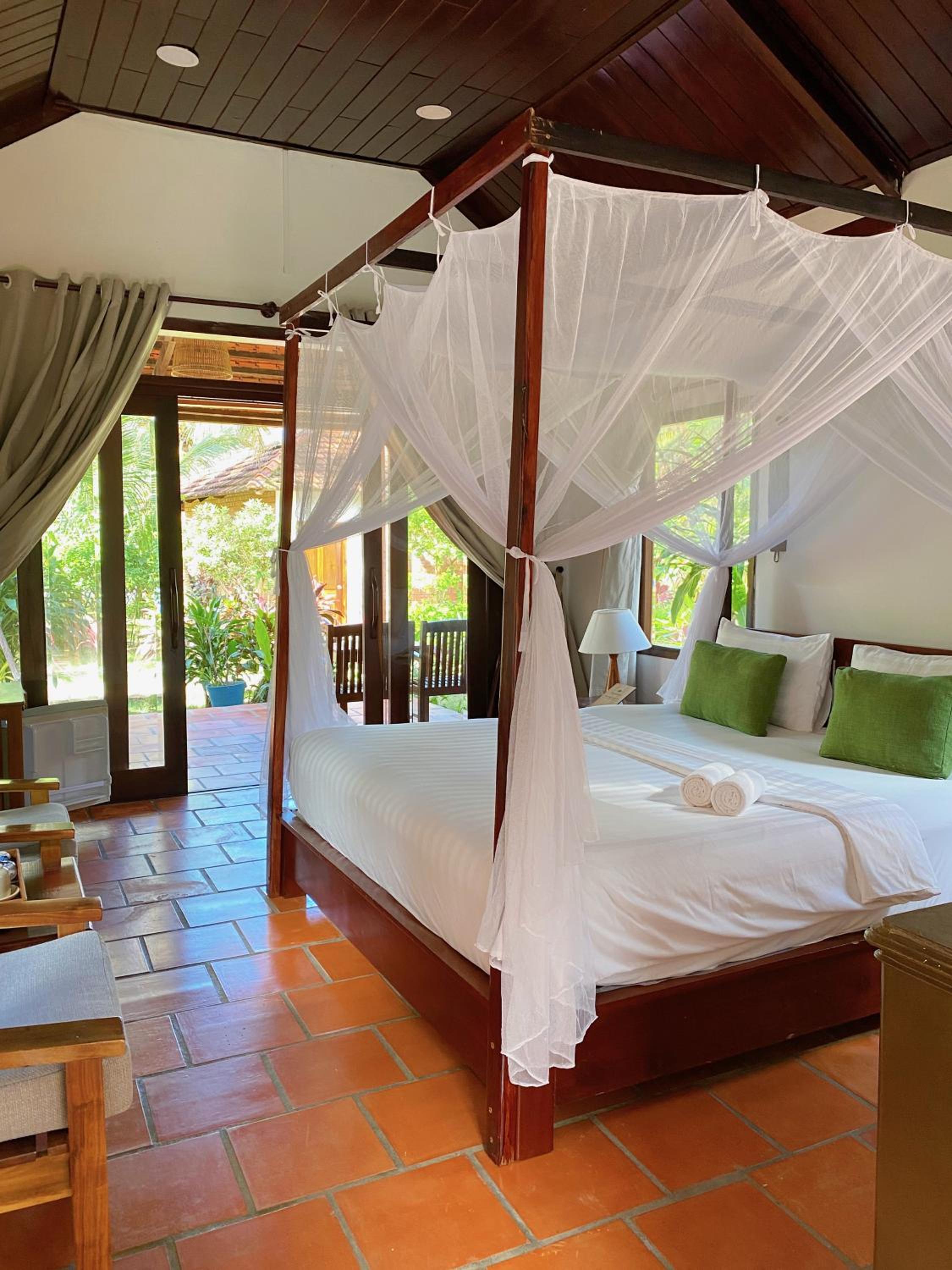 Superior Bungalow with Garden View