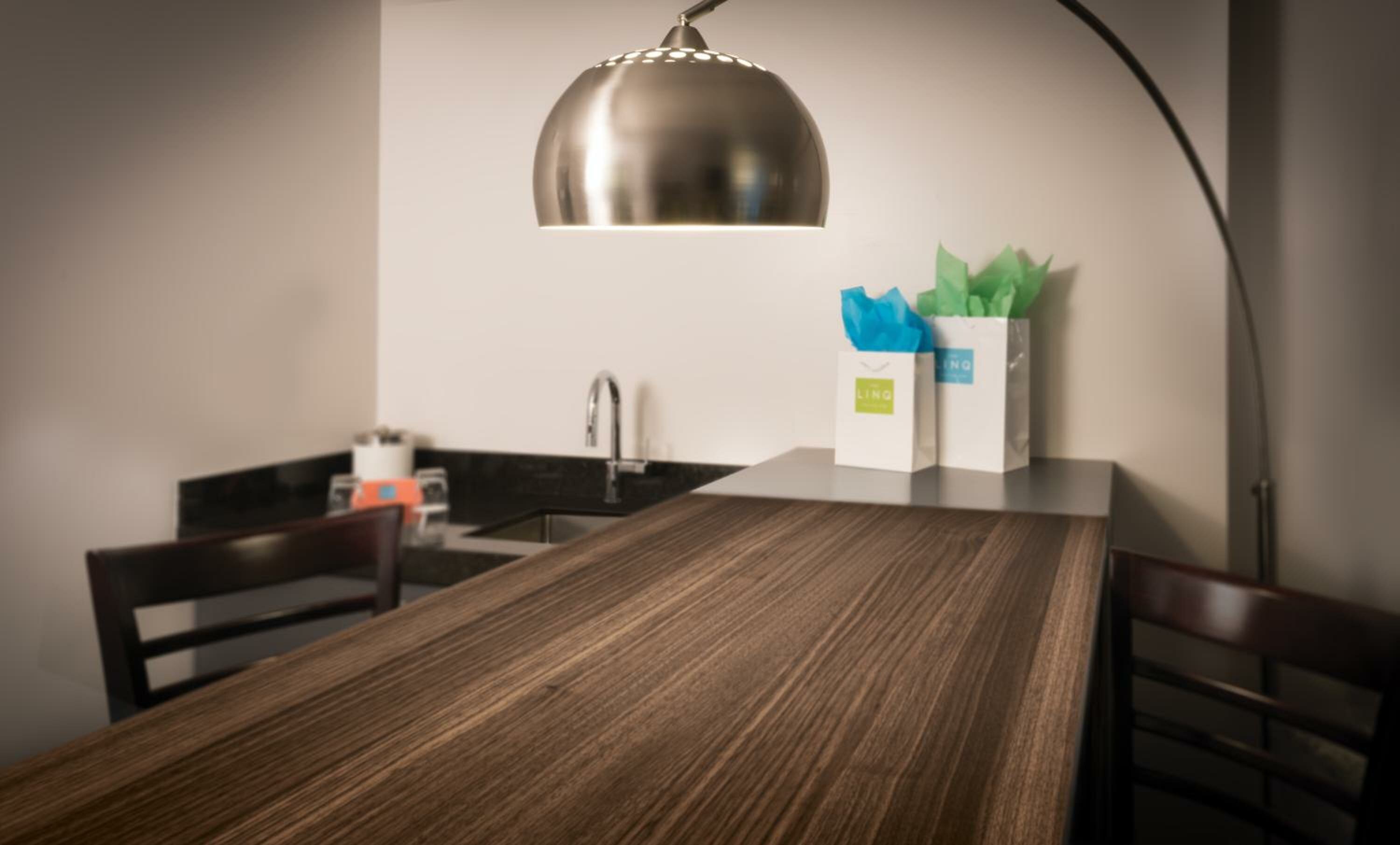 Deluxe King Suite, Non-Smoking	