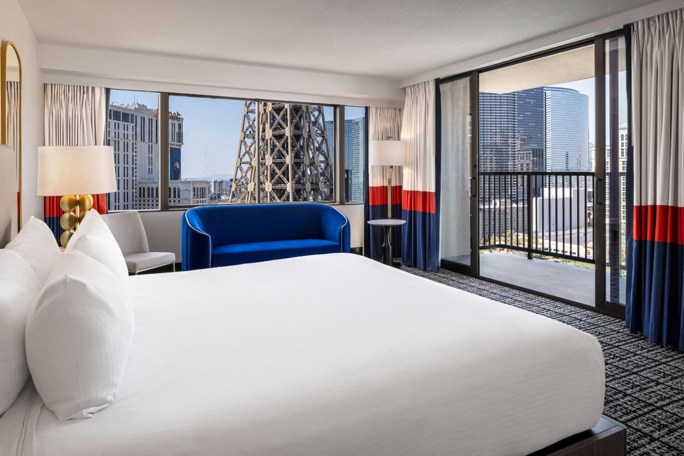 Versailles Balcony Room King 