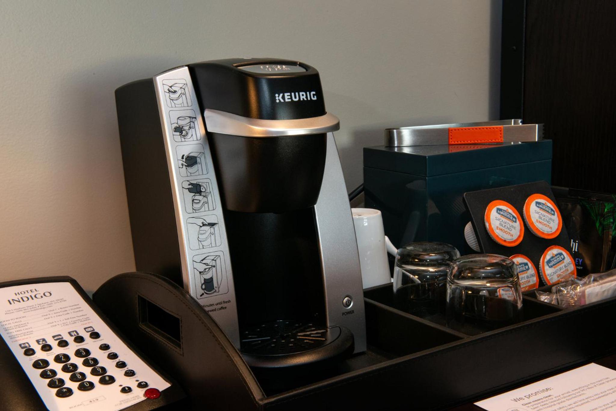 Queen Room with Two Queen Beds - Disability Access Hearing Accessible - Roll-In Shower