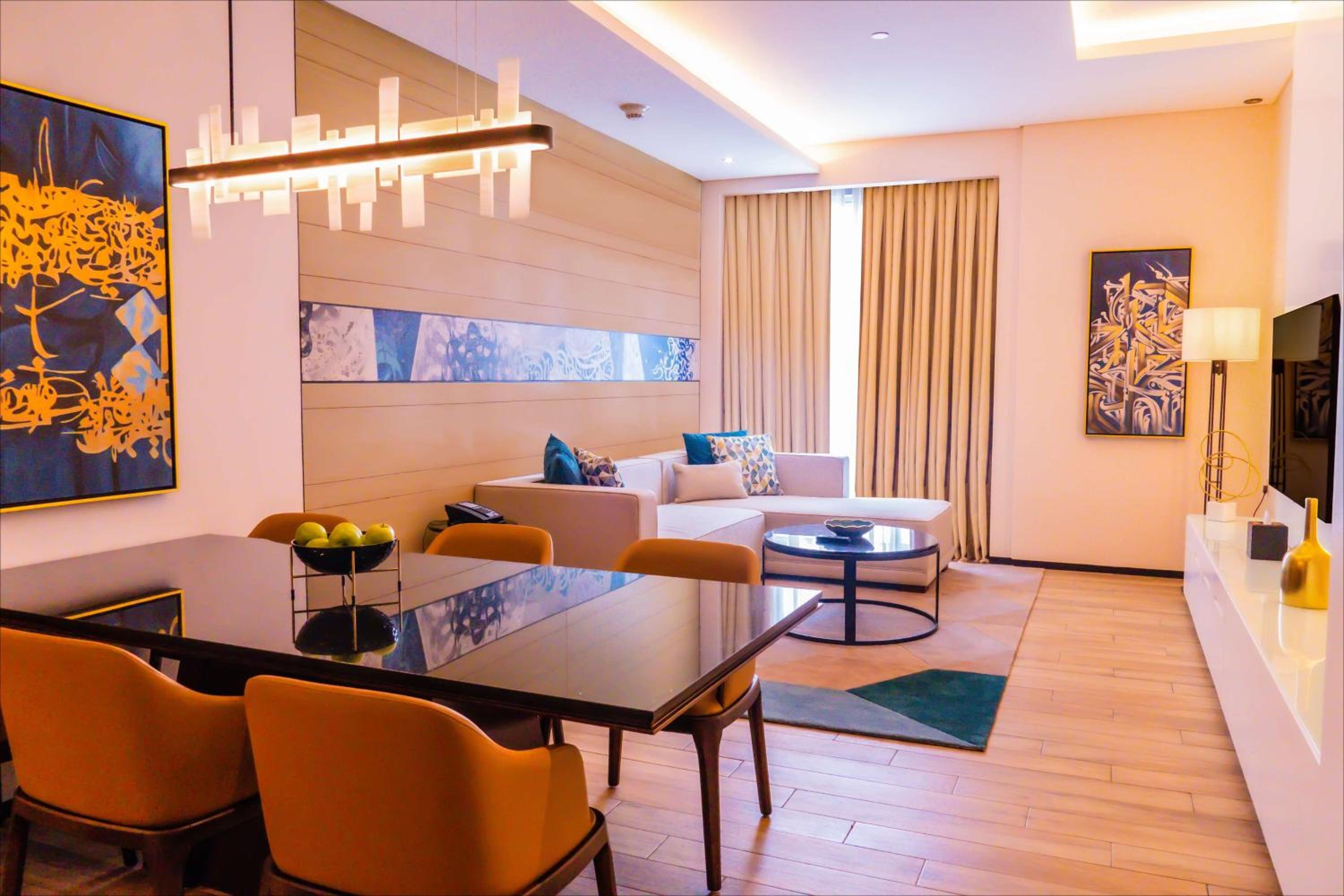 Executive Two Bedrooms Suite - Lounge Access