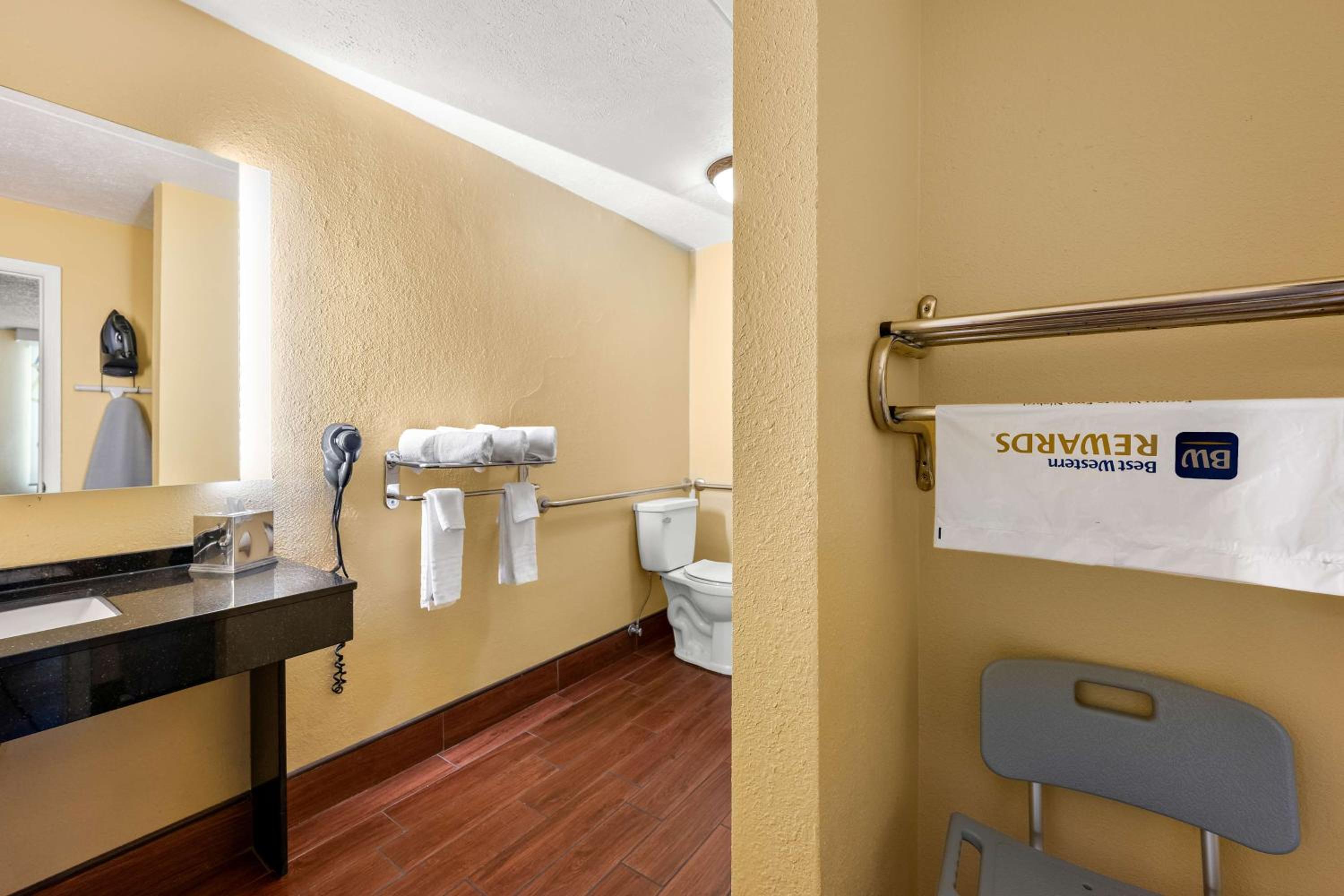 King Room - Mobility Access/Non-Smoking